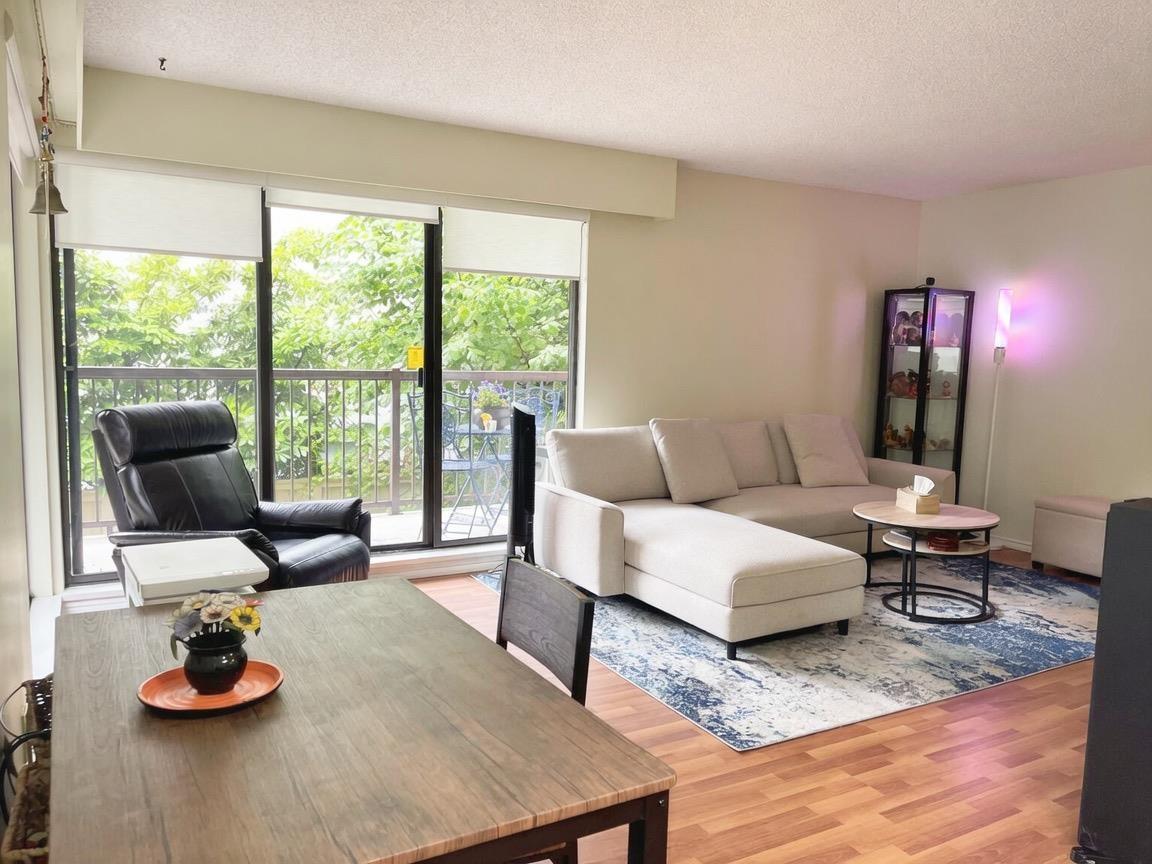 106 1360 MARTIN STREET, White Rock