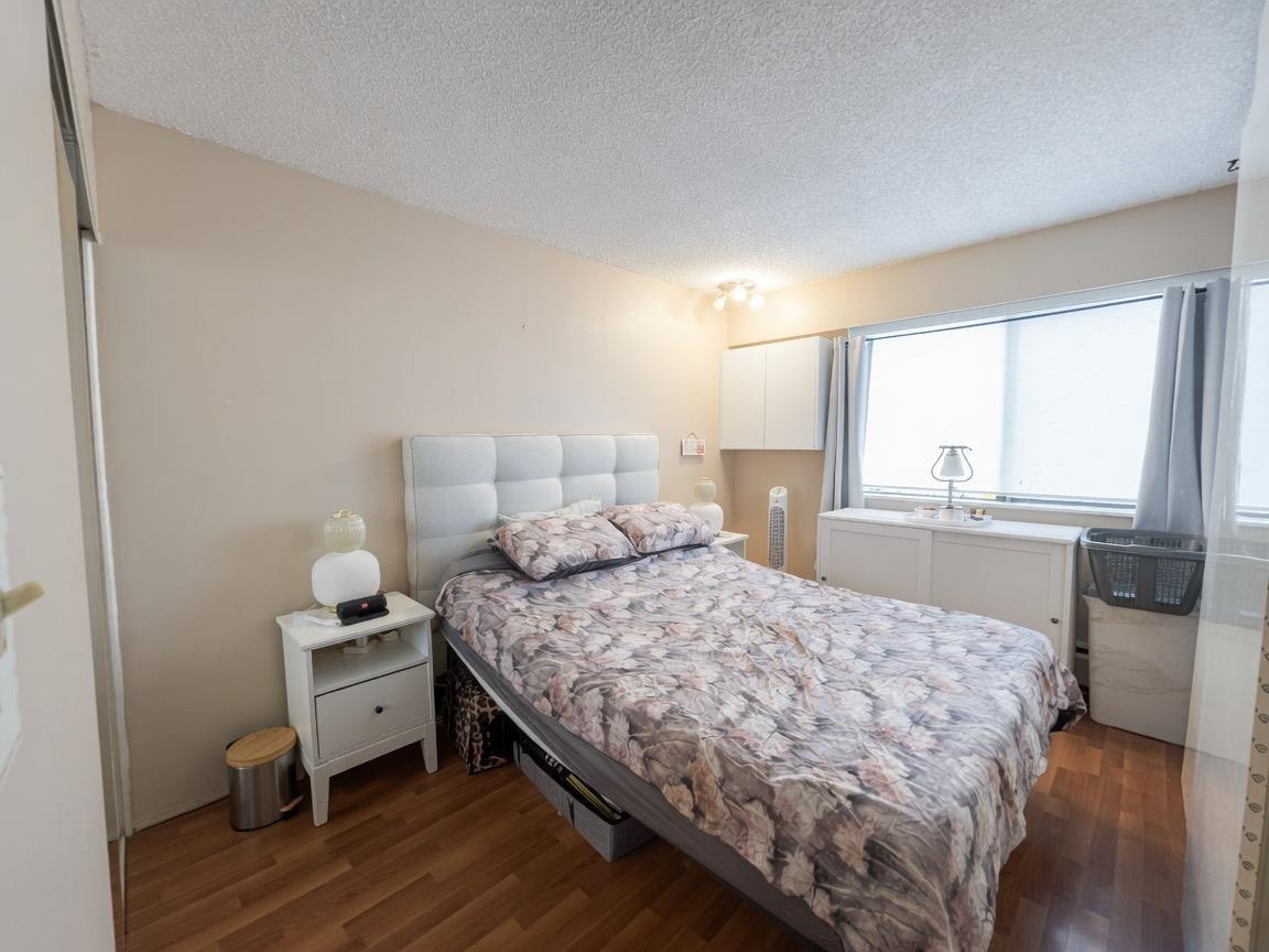 106 1360 MARTIN STREET, White Rock