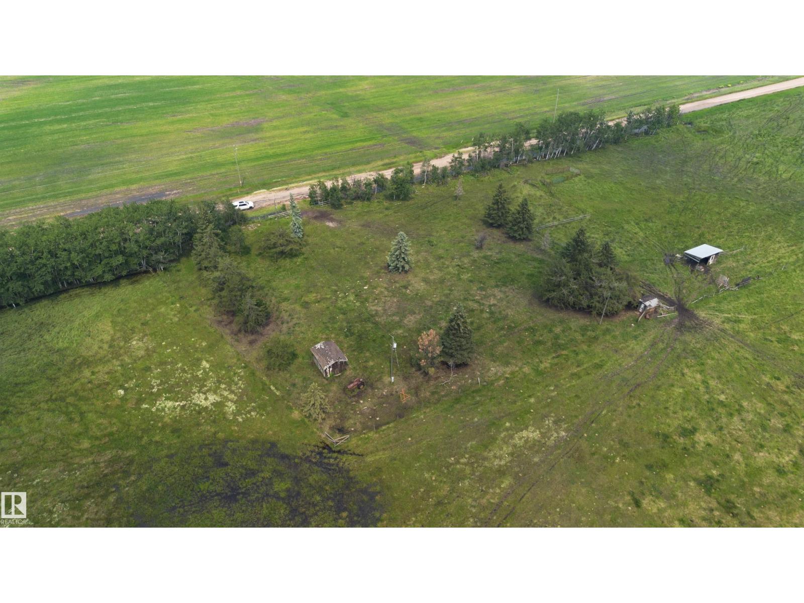 242xx TWP RD 592 - photo 4