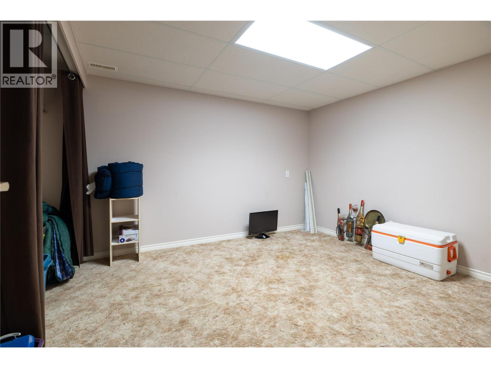 #28 4303 27 Avenue - 32