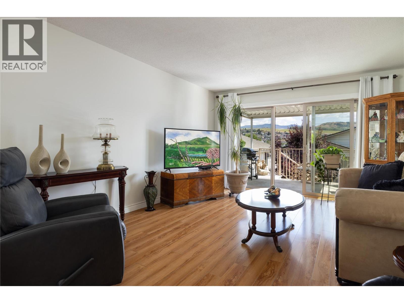 #28 4303 27 Avenue - 13