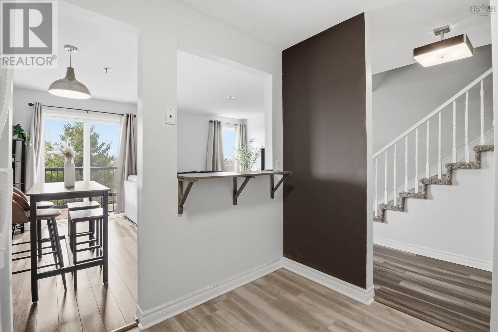 #215 75 Collins Grove - 9