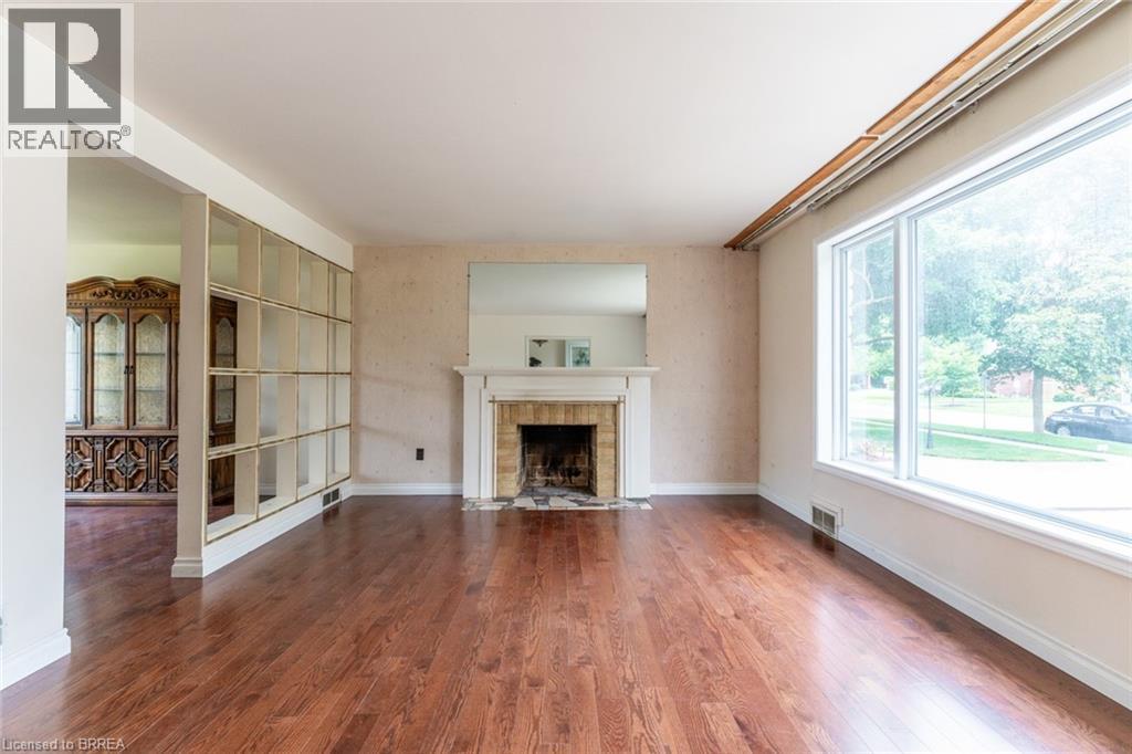 107 QUEENSWAY Drive - 6