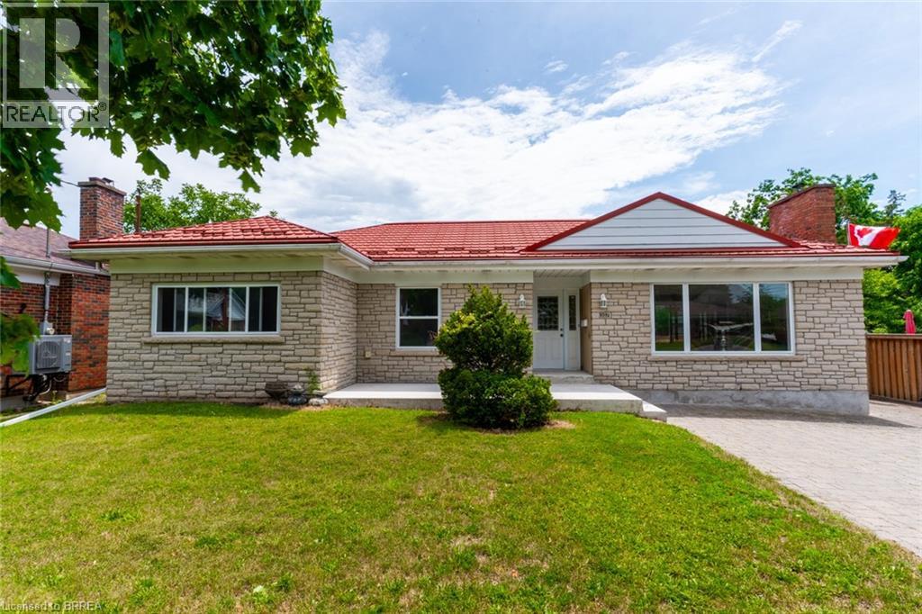 107 QUEENSWAY Drive - 1