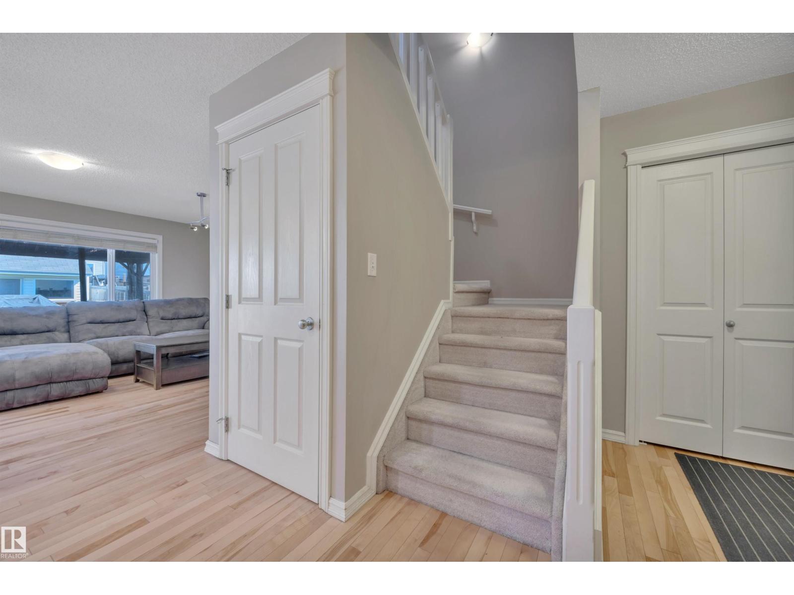 5912 8 AV SW — photo 21