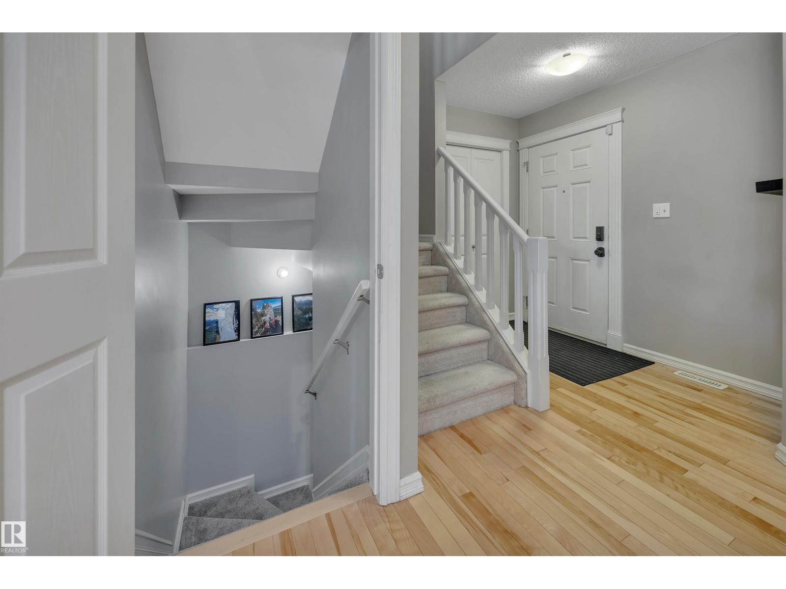 5912 8 AV SW — photo 34