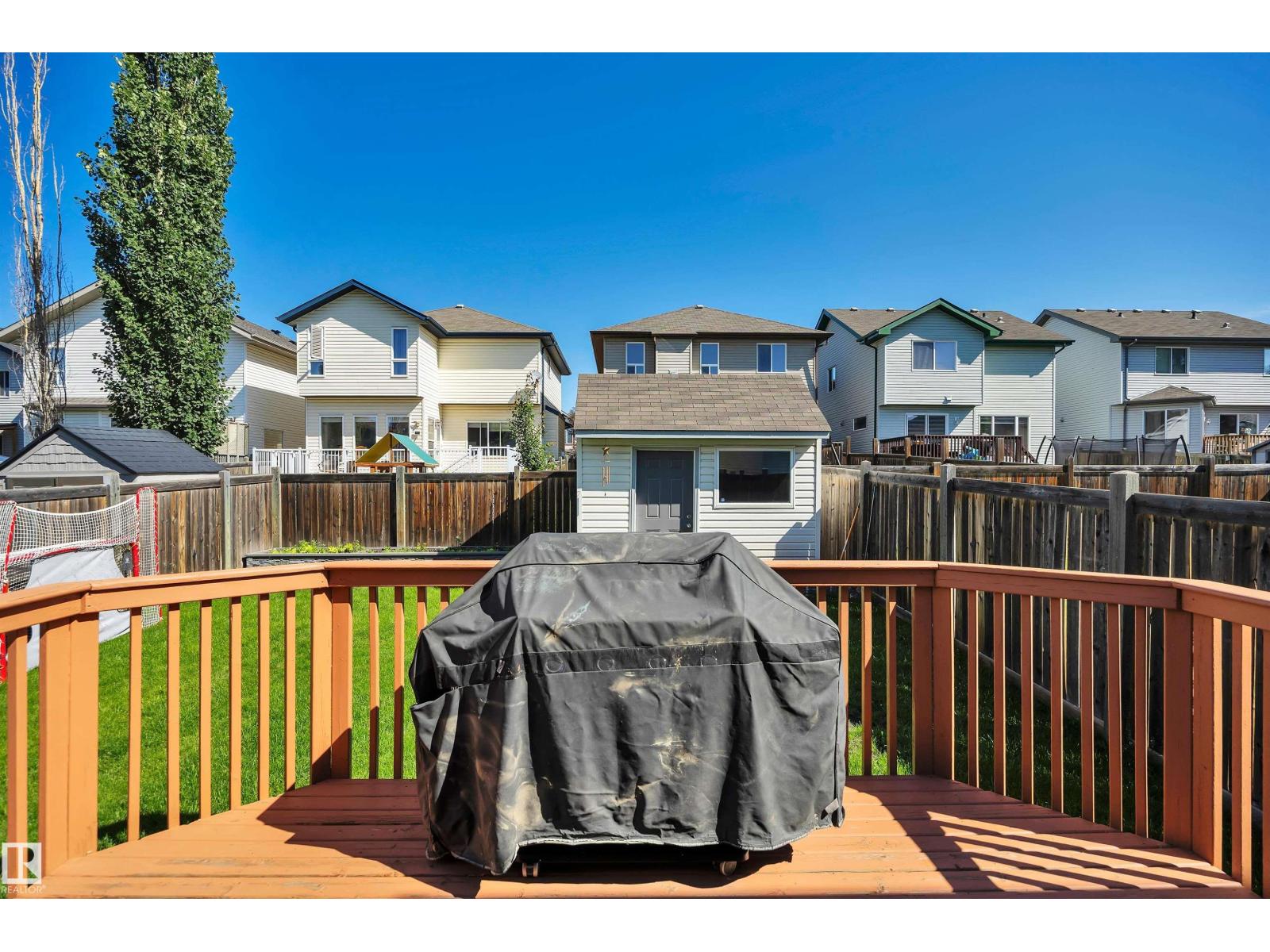 5912 8 AV SW — photo 44