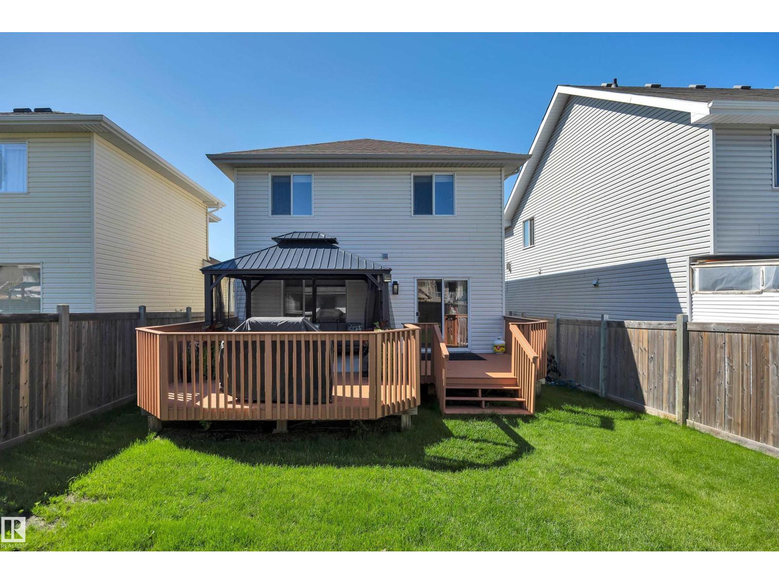 5912 8 AV SW — photo 47