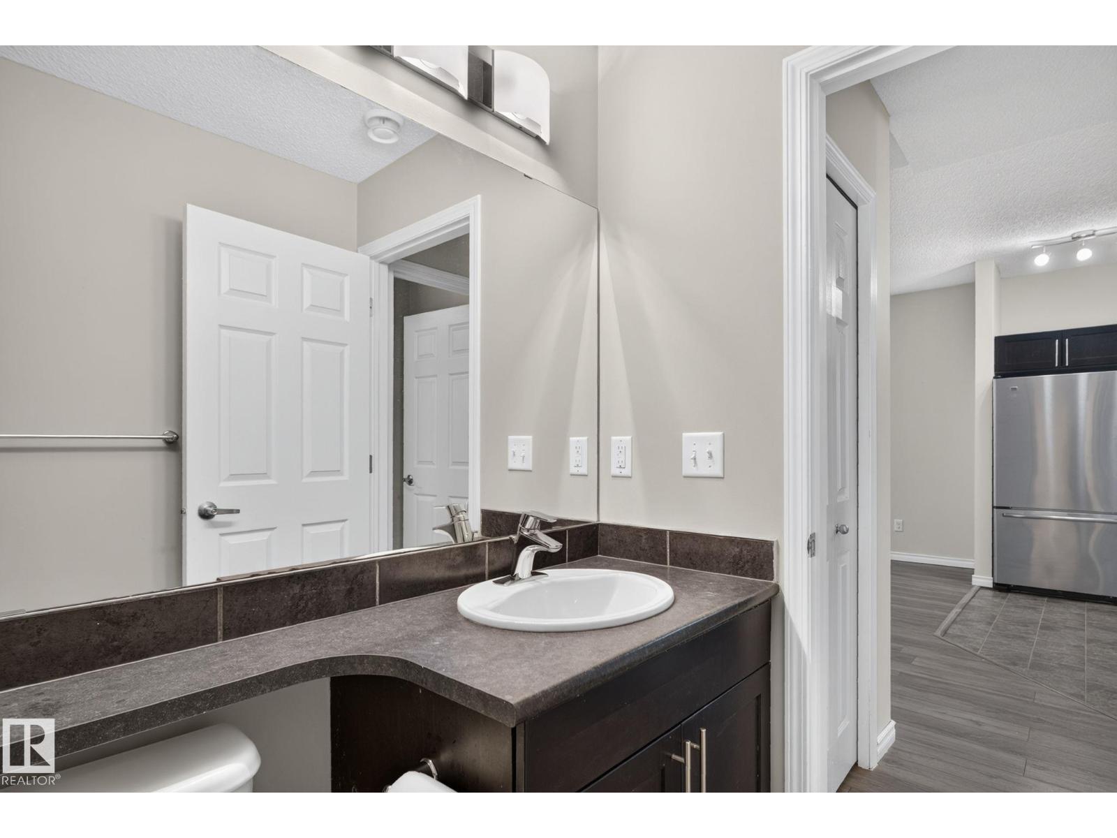 #18 6520 2 AV SW - 21