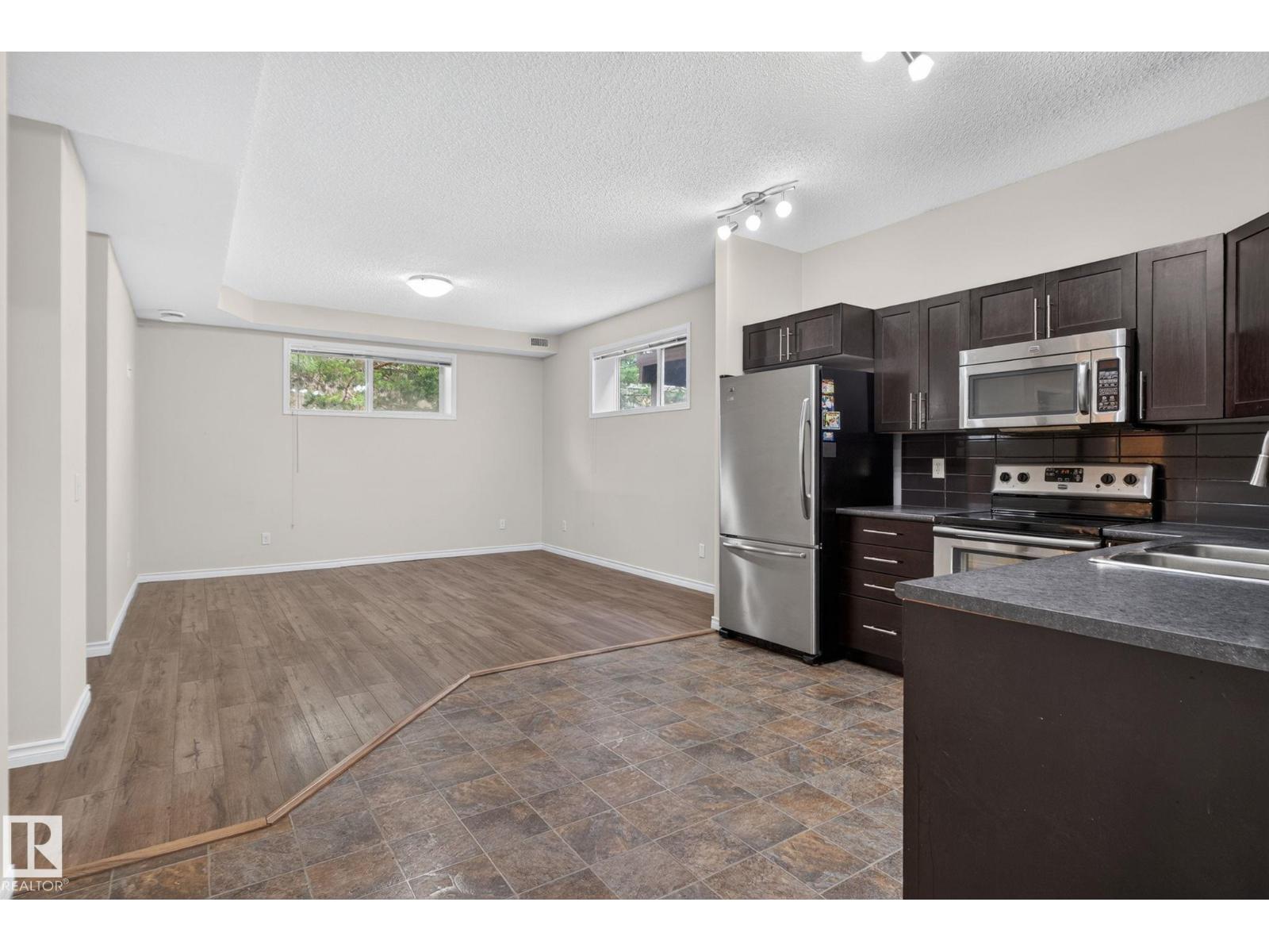 #18 6520 2 AV SW - 4
