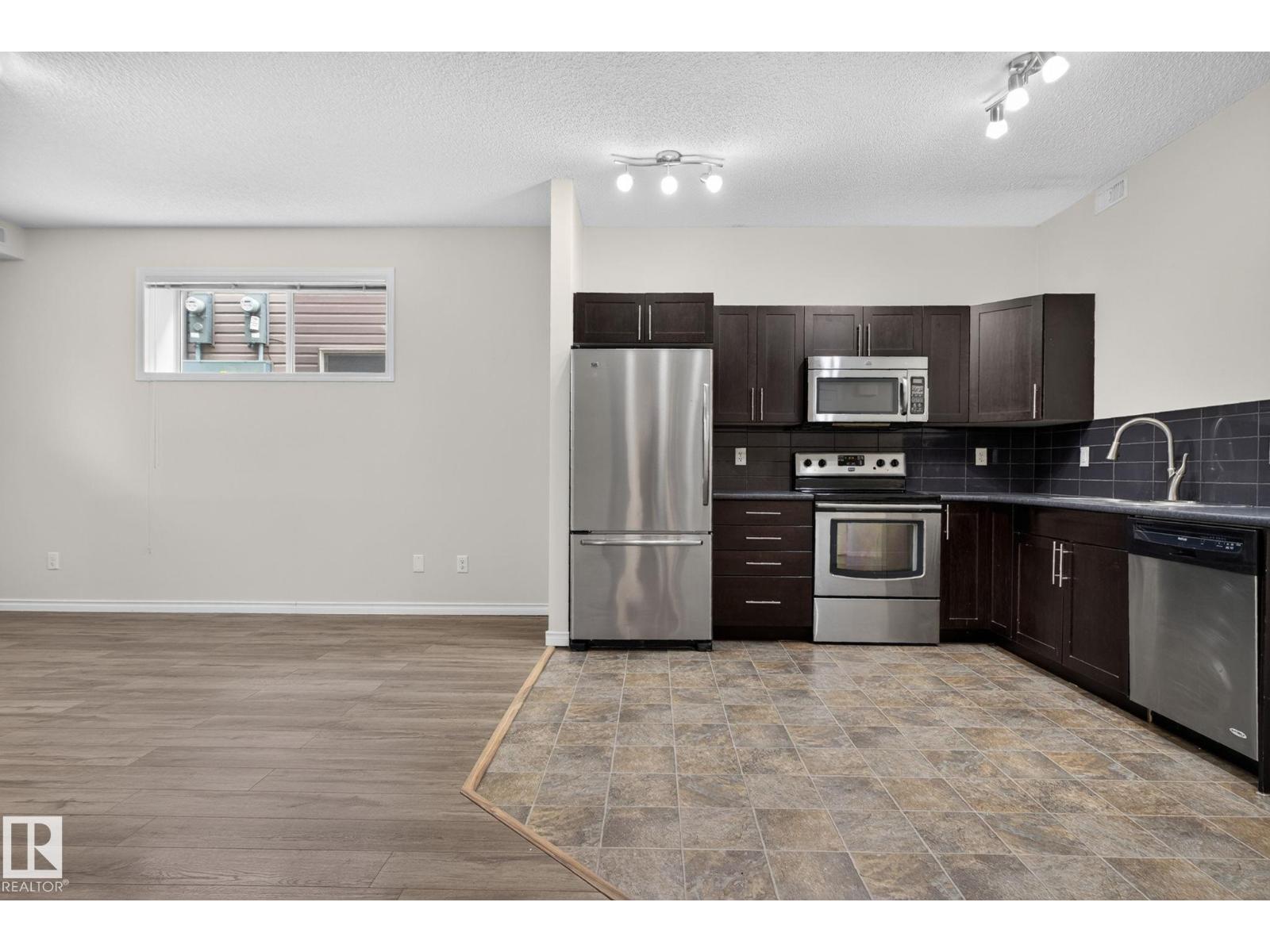 #18 6520 2 AV SW - 5