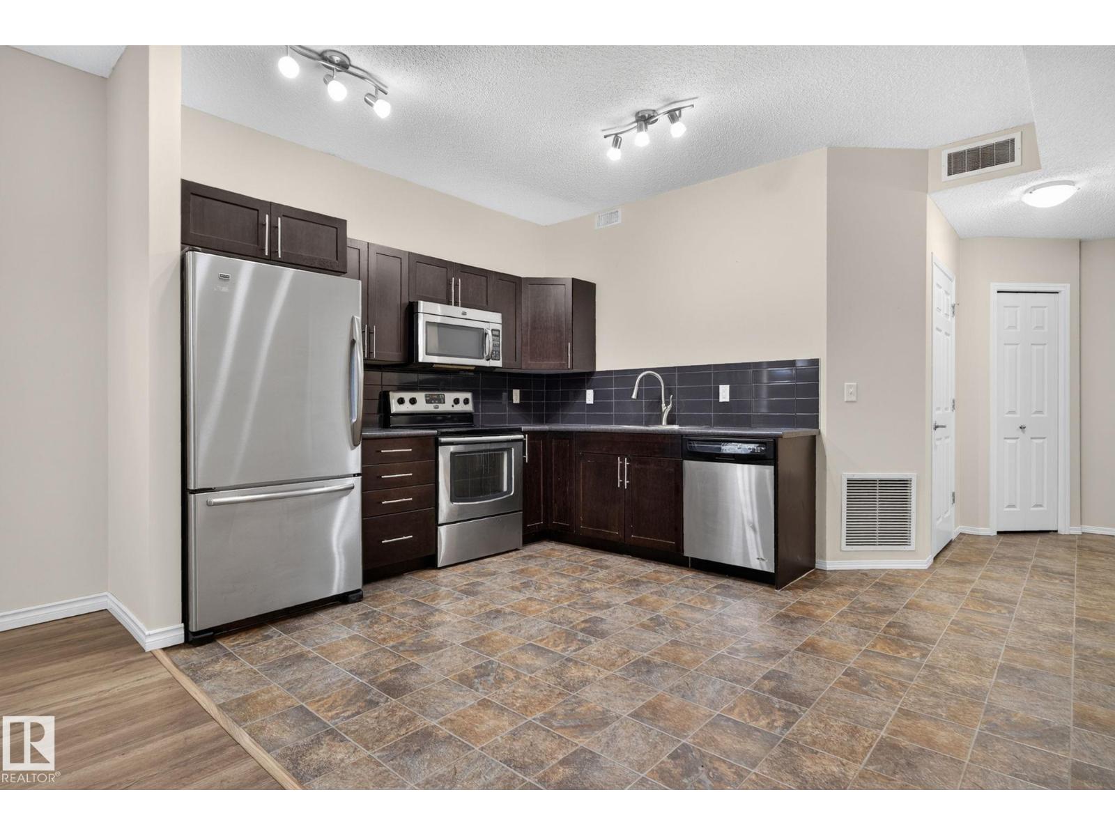 #18 6520 2 AV SW - 6