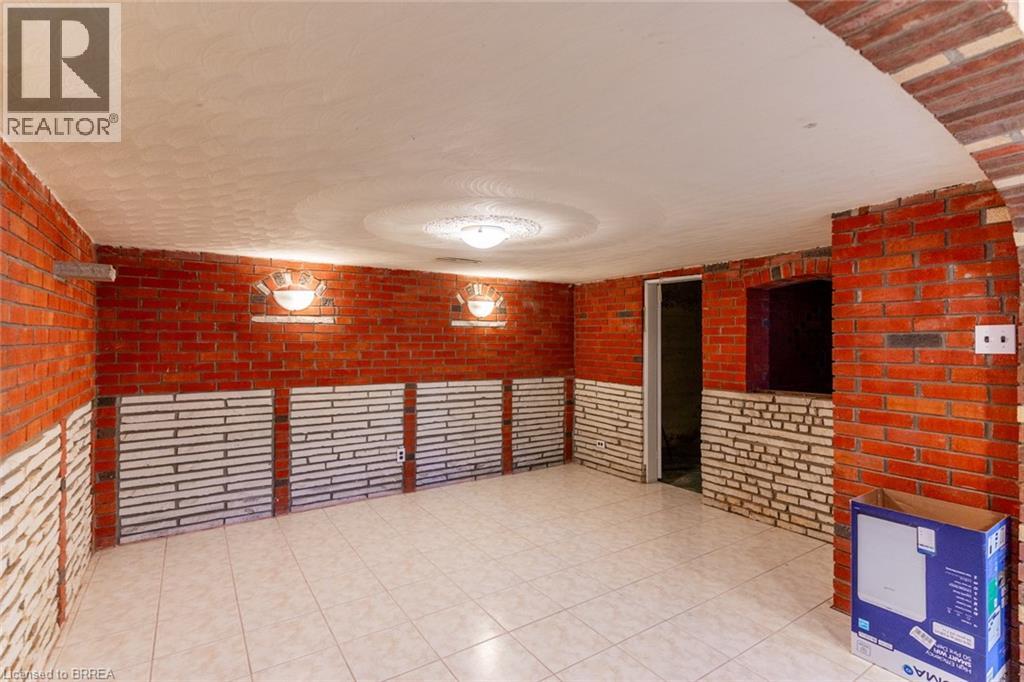 107 QUEENSWAY Drive - 26