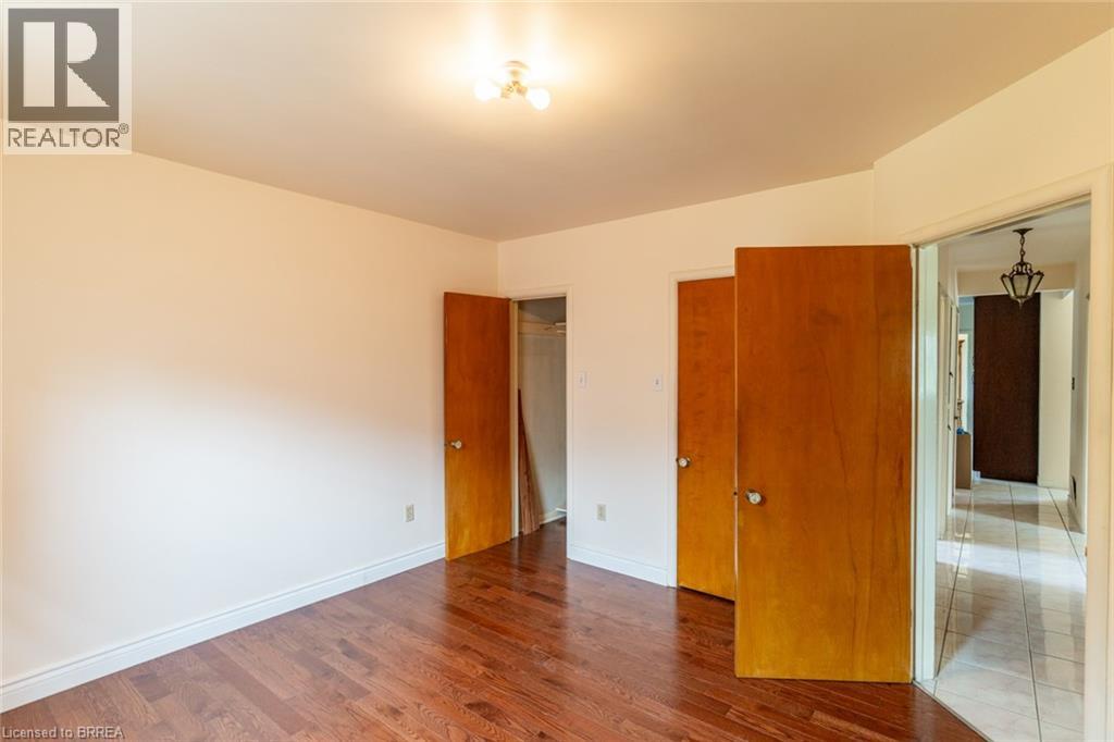 107 QUEENSWAY Drive - 22