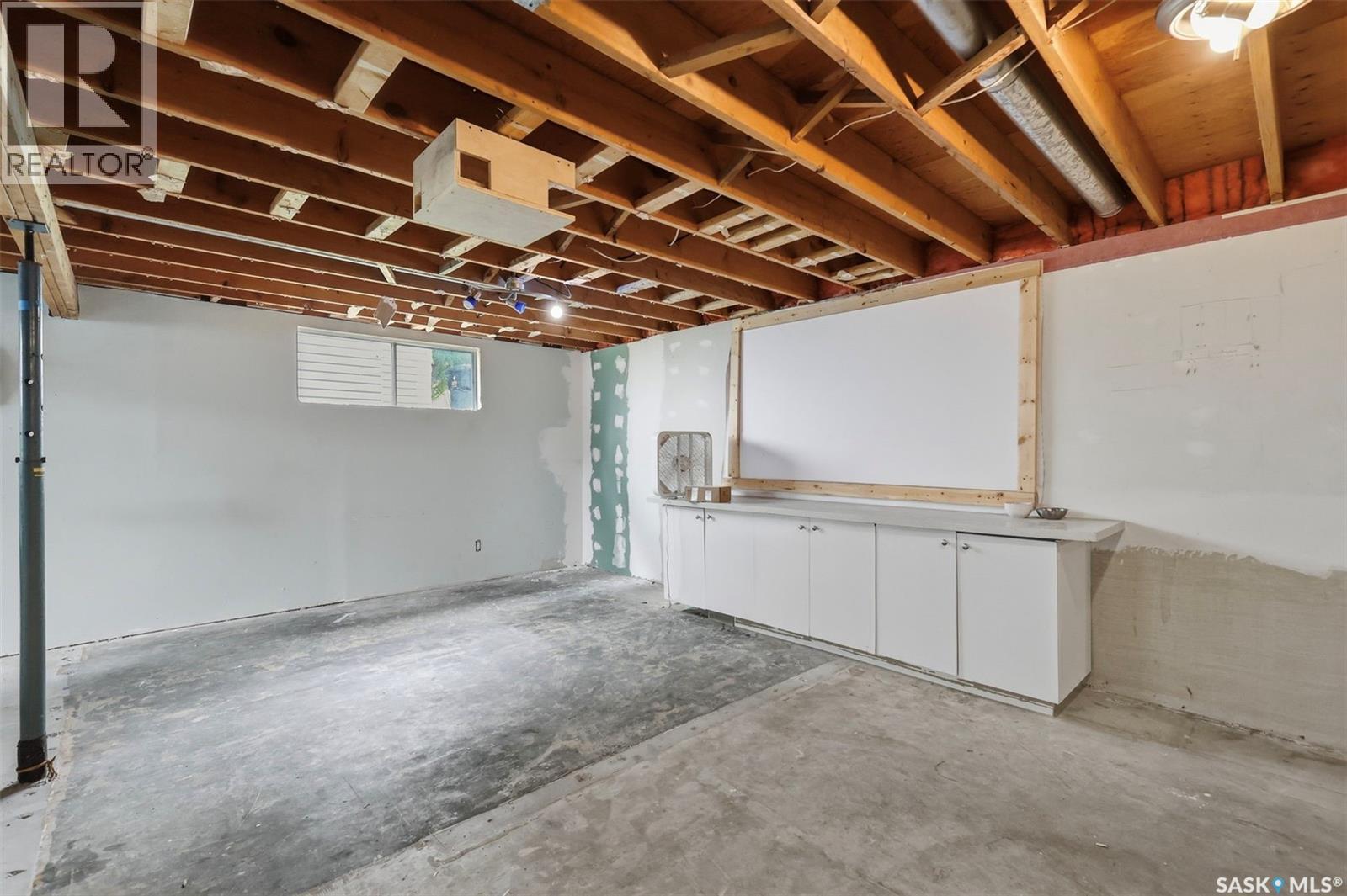 304 4th AVENUE - 23