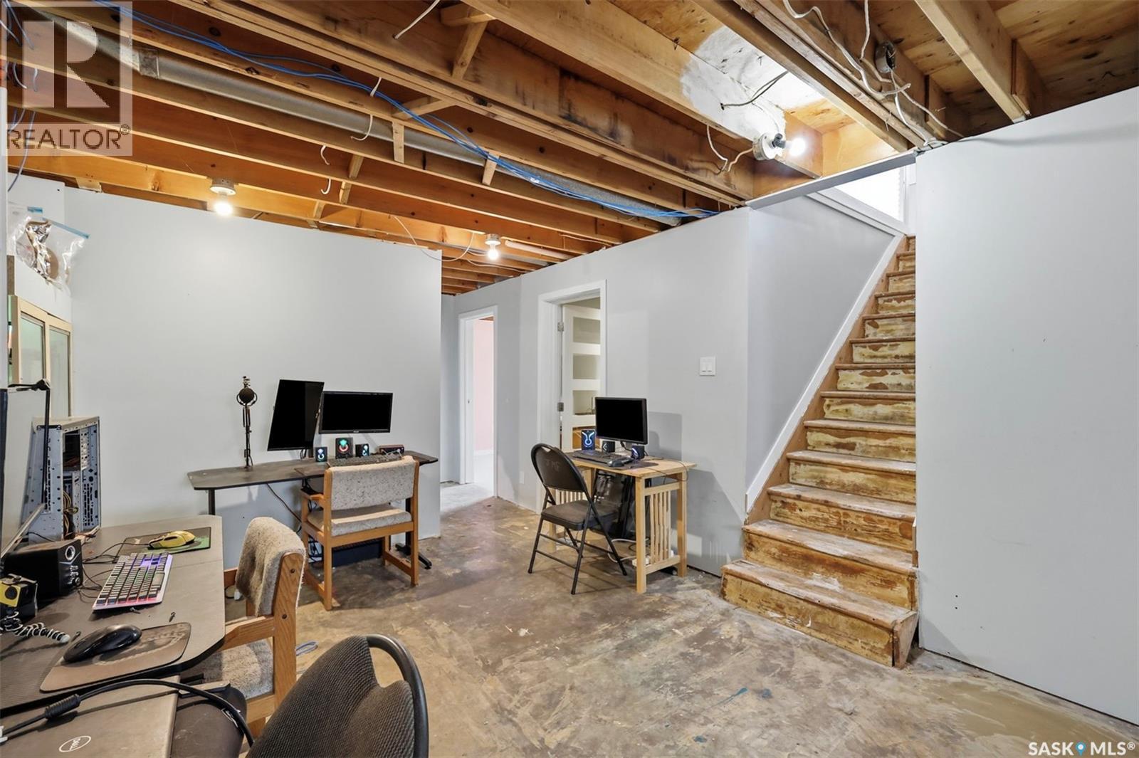 304 4th AVENUE - 21