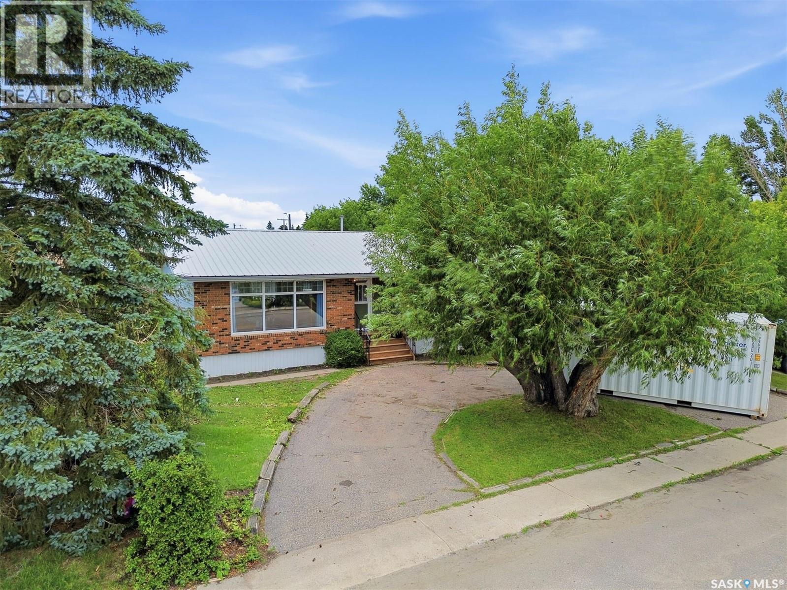 304 4th AVENUE - 40
