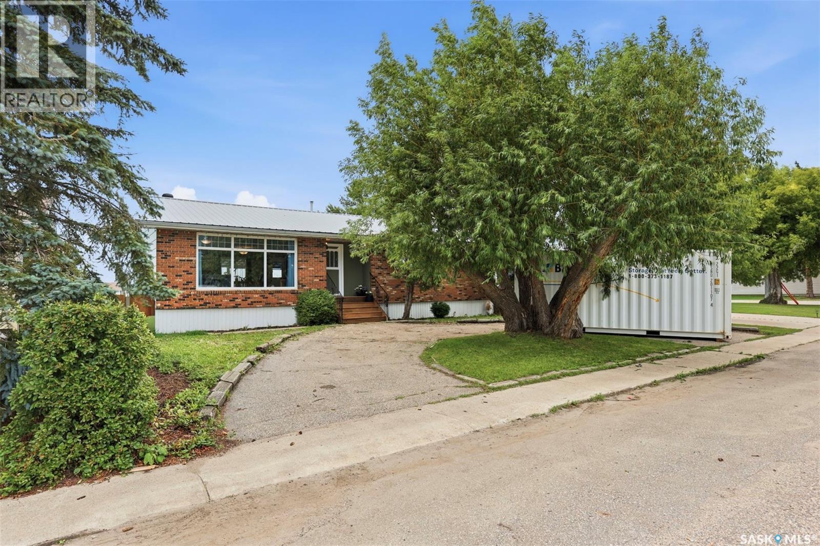 304 4th AVENUE - 1