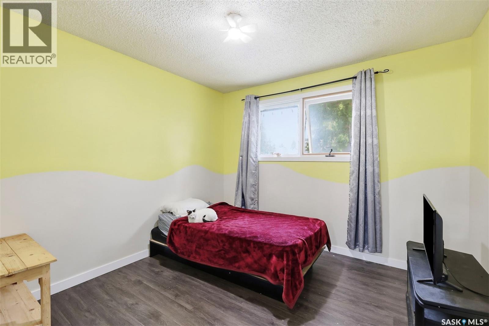 304 4th AVENUE - 19