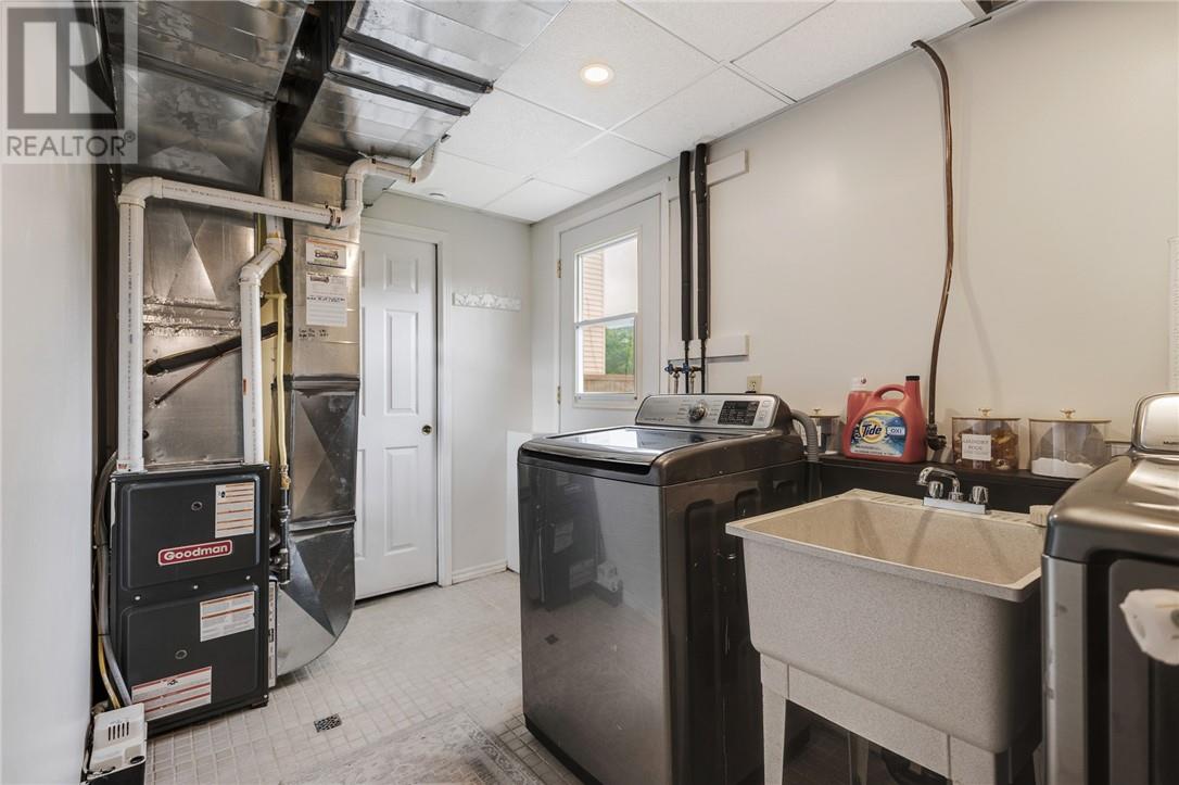 95 O'Neil Drive E - 38