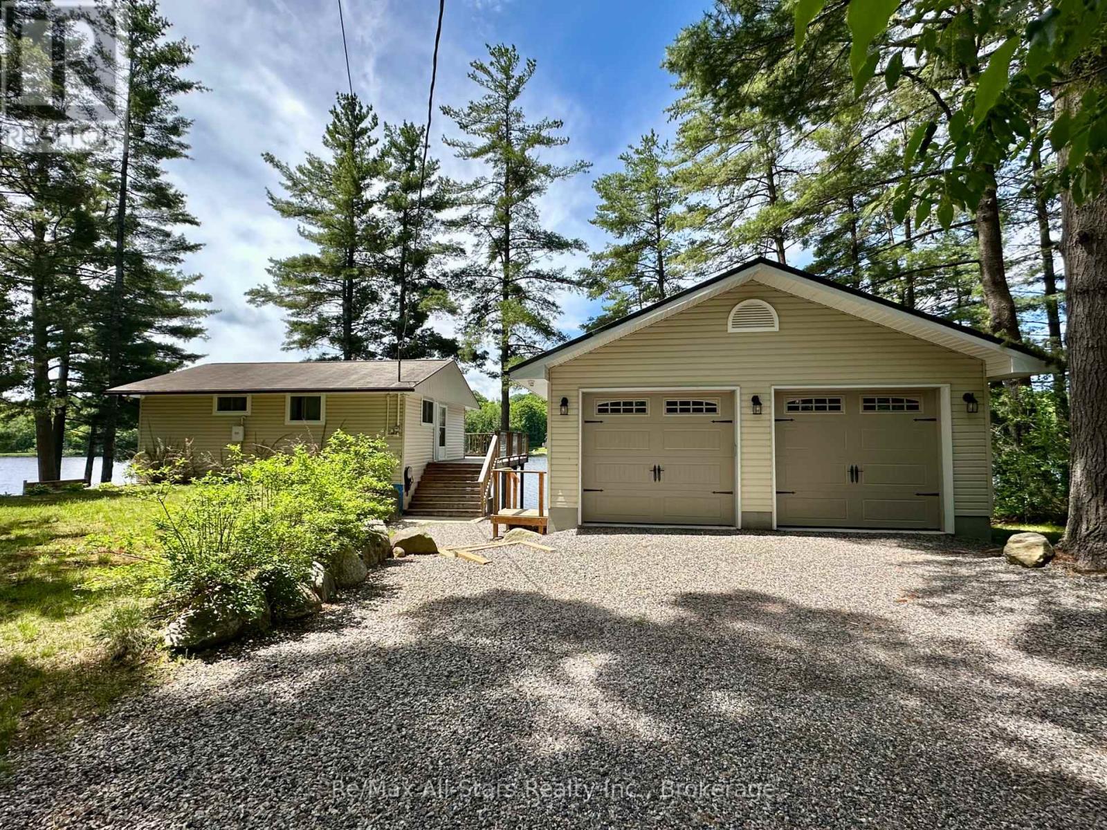 COTTAGE # 9 - 1006 YOUNGS ROAD - 1
