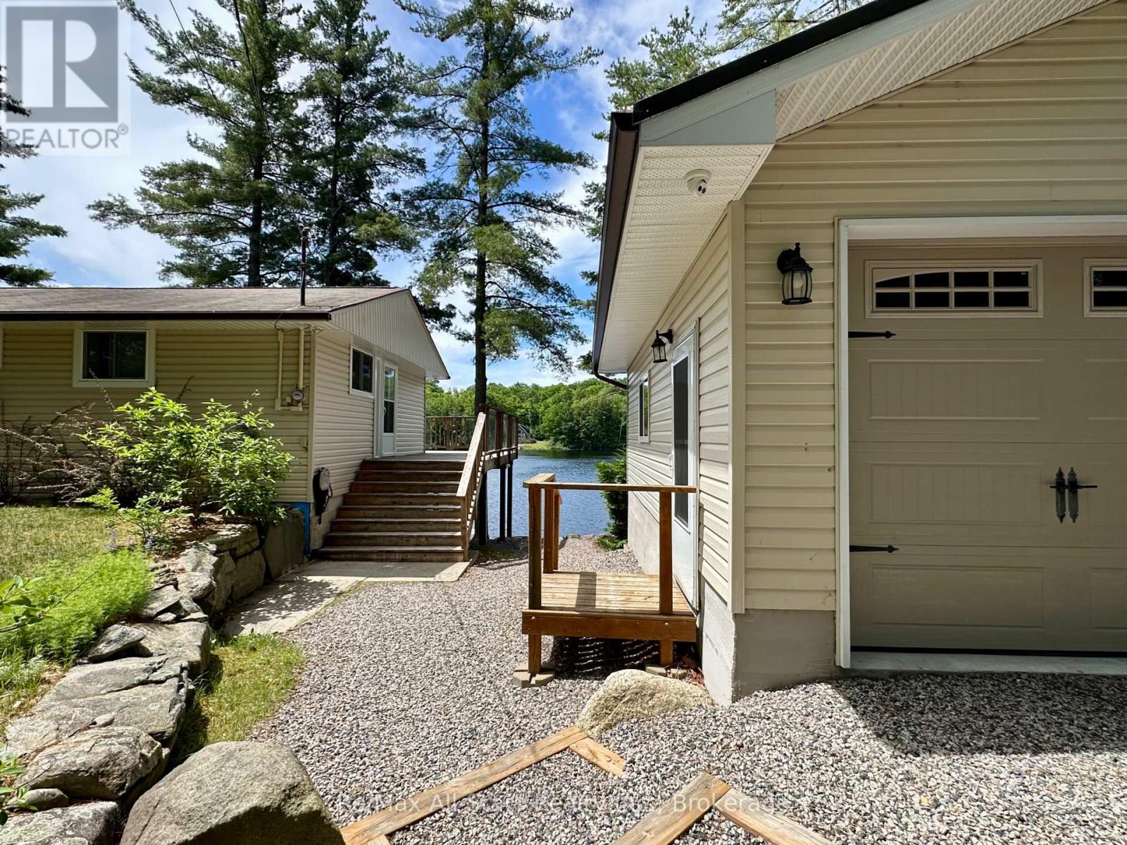 COTTAGE # 9 - 1006 YOUNGS ROAD - 2
