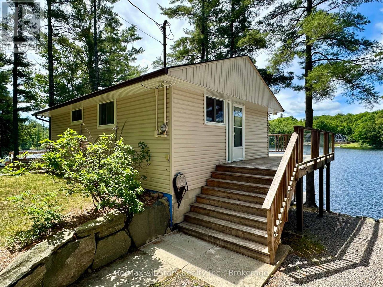COTTAGE # 9 - 1006 YOUNGS ROAD - 3