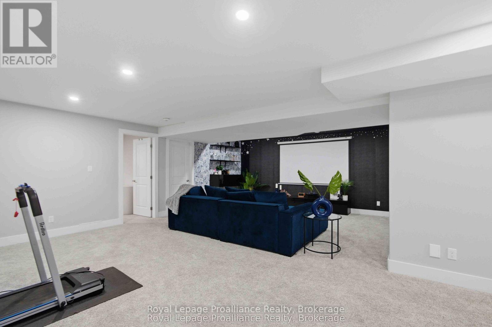 24 BUCHANAN AVENUE - 20