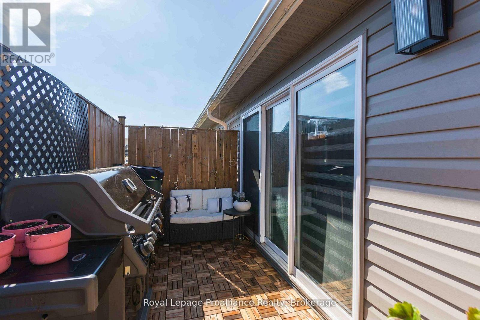 24 BUCHANAN AVENUE - 28