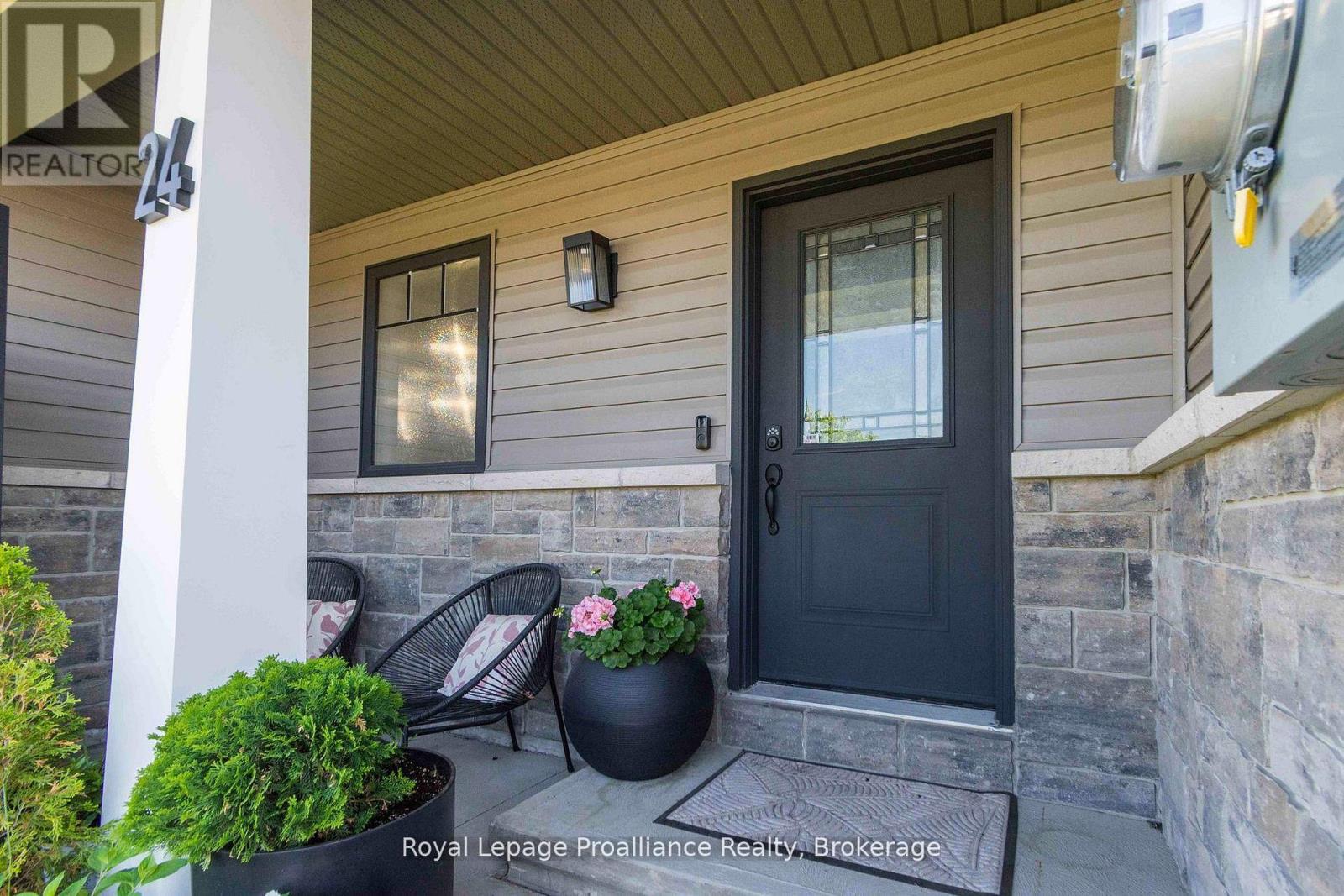 24 BUCHANAN AVENUE - 4