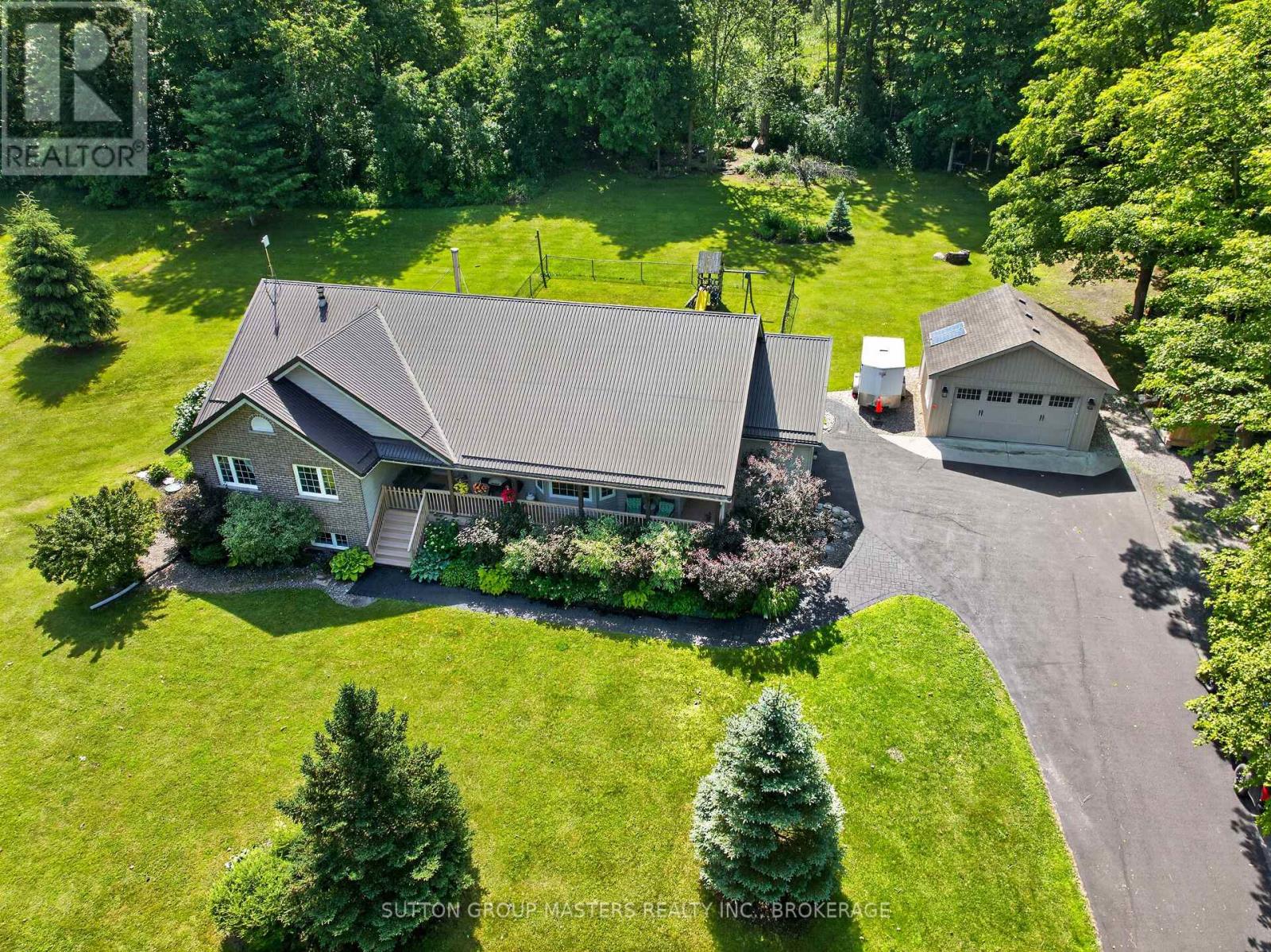 710 MAPLE ROAD - 2