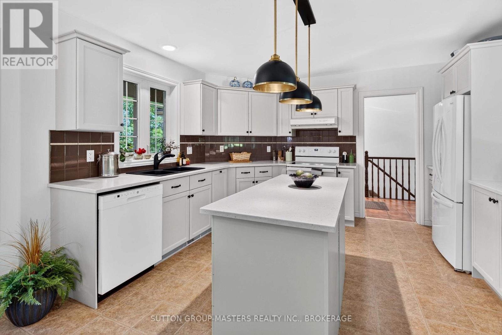 710 MAPLE ROAD - 35