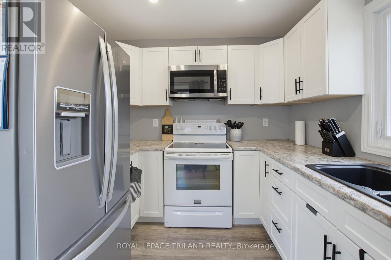 75 CONNAUGHT AVENUE - Image 10