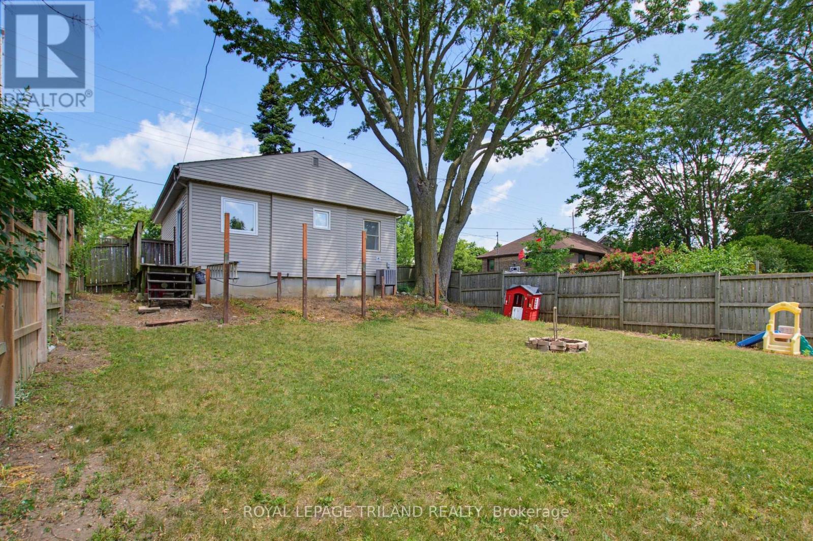 75 CONNAUGHT AVENUE - Image 25