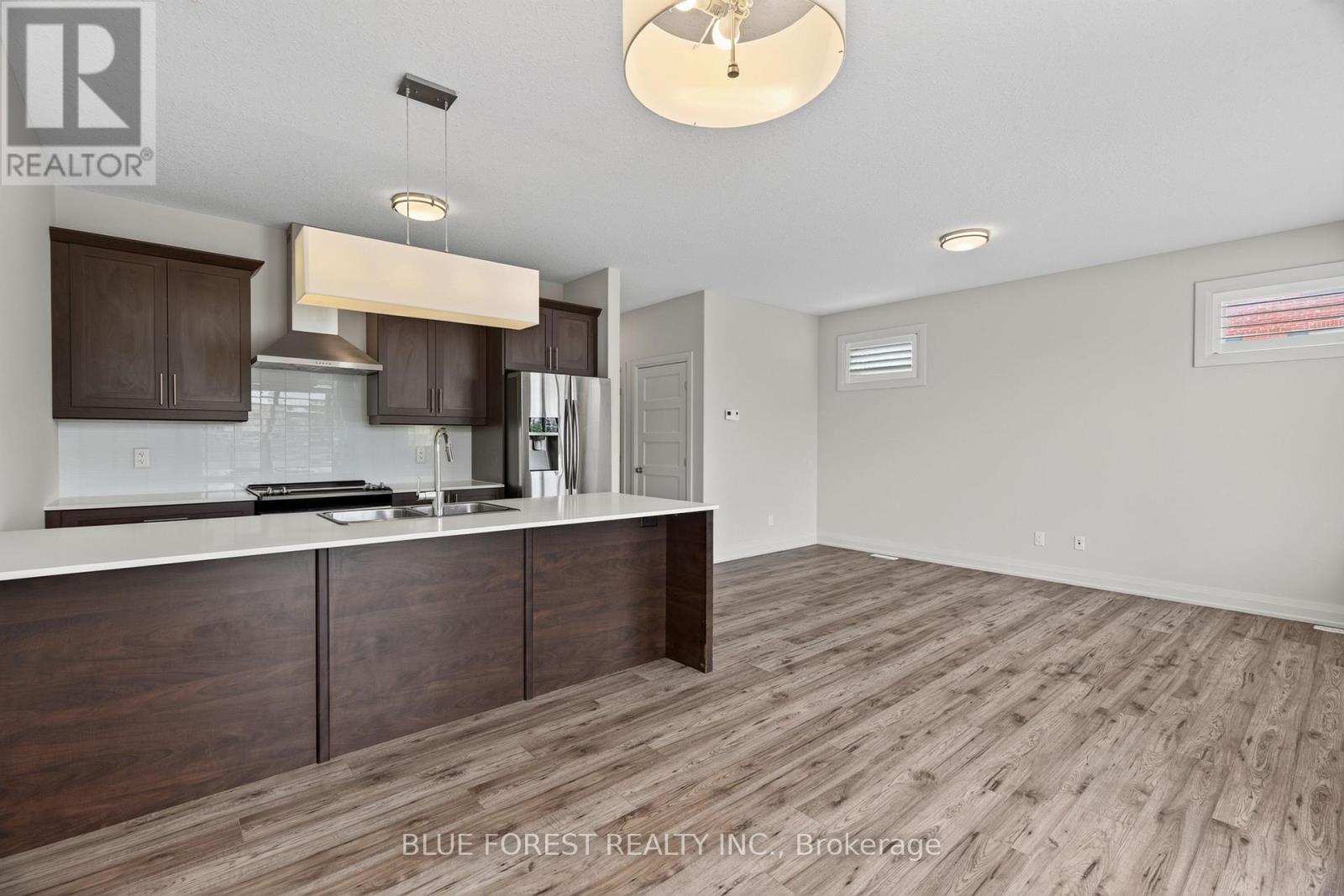 #126 3025 SINGLETON AVENUE - Image 12