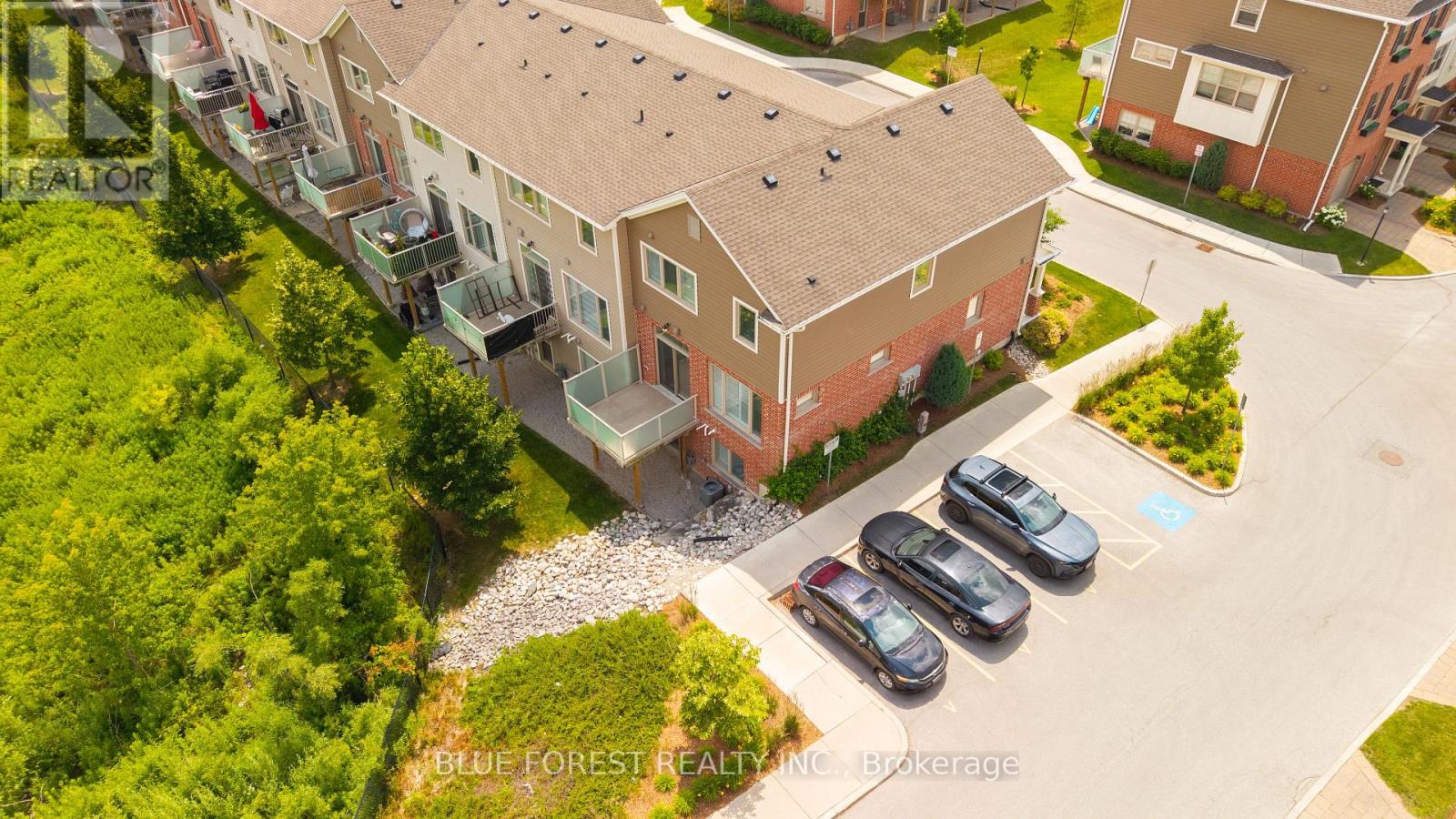 #126 3025 SINGLETON AVENUE - Image 4