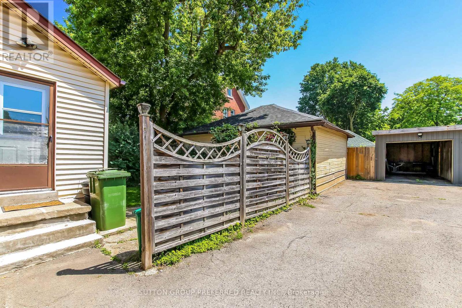 63 SOUTHWICK STREET - 23