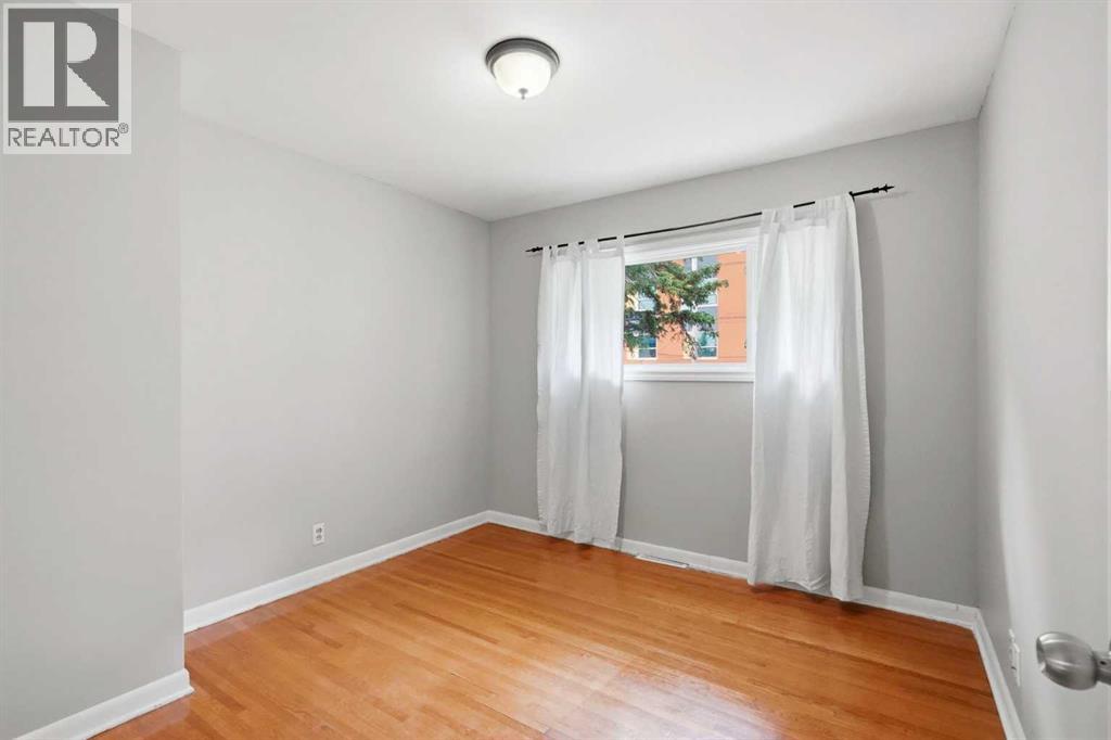 111 42 Avenue NE - 18