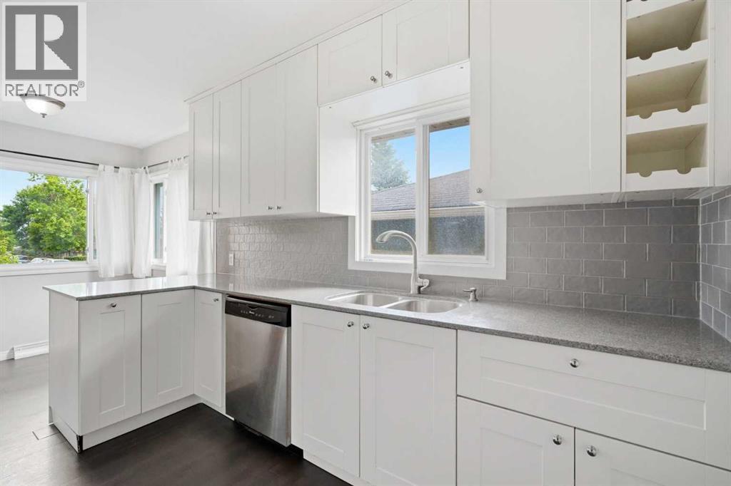 111 42 Avenue NE - 14