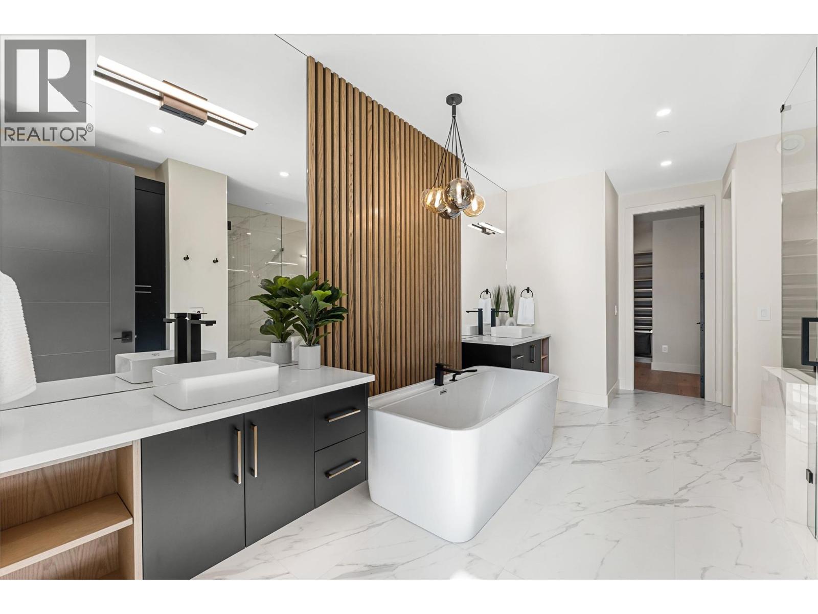 10218 Beacon Hill Drive, Lake Country