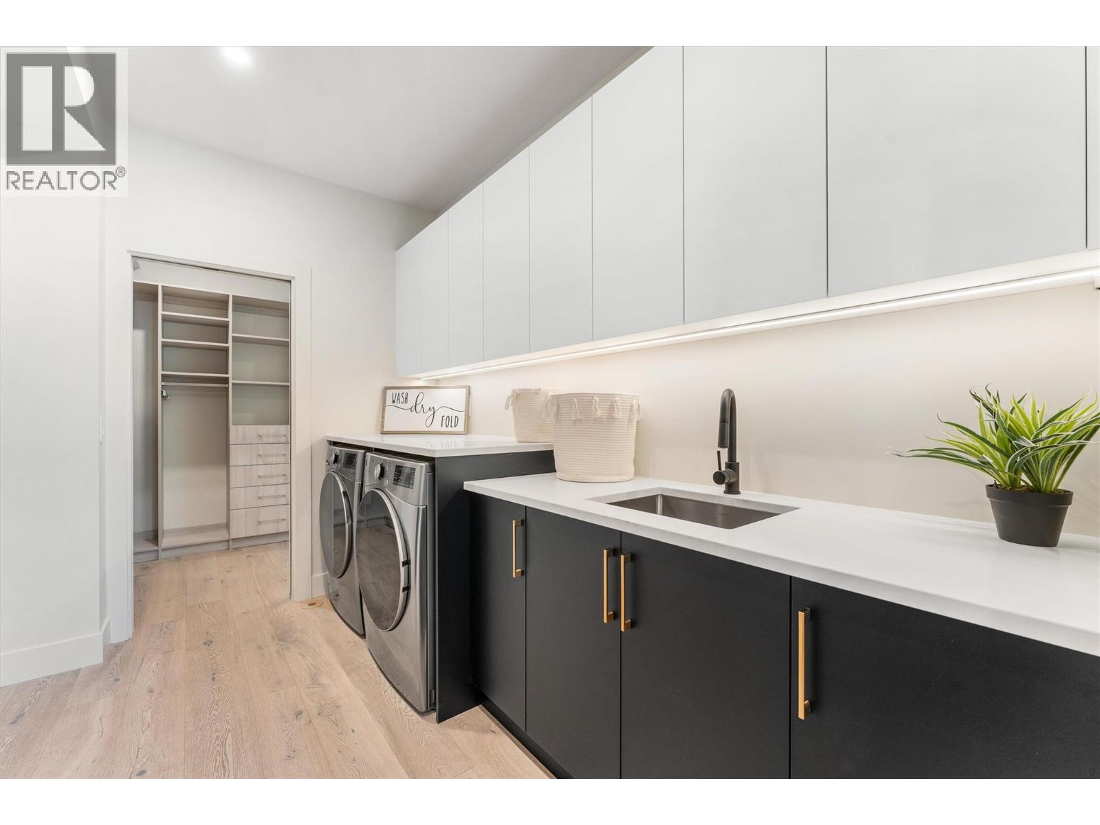 10218 Beacon Hill Drive, Lake Country