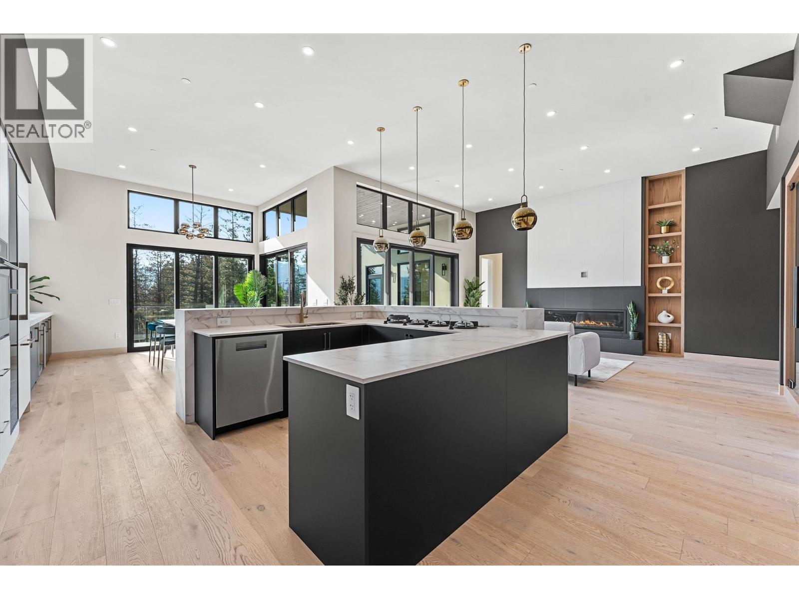 10218 Beacon Hill Drive, Lake Country