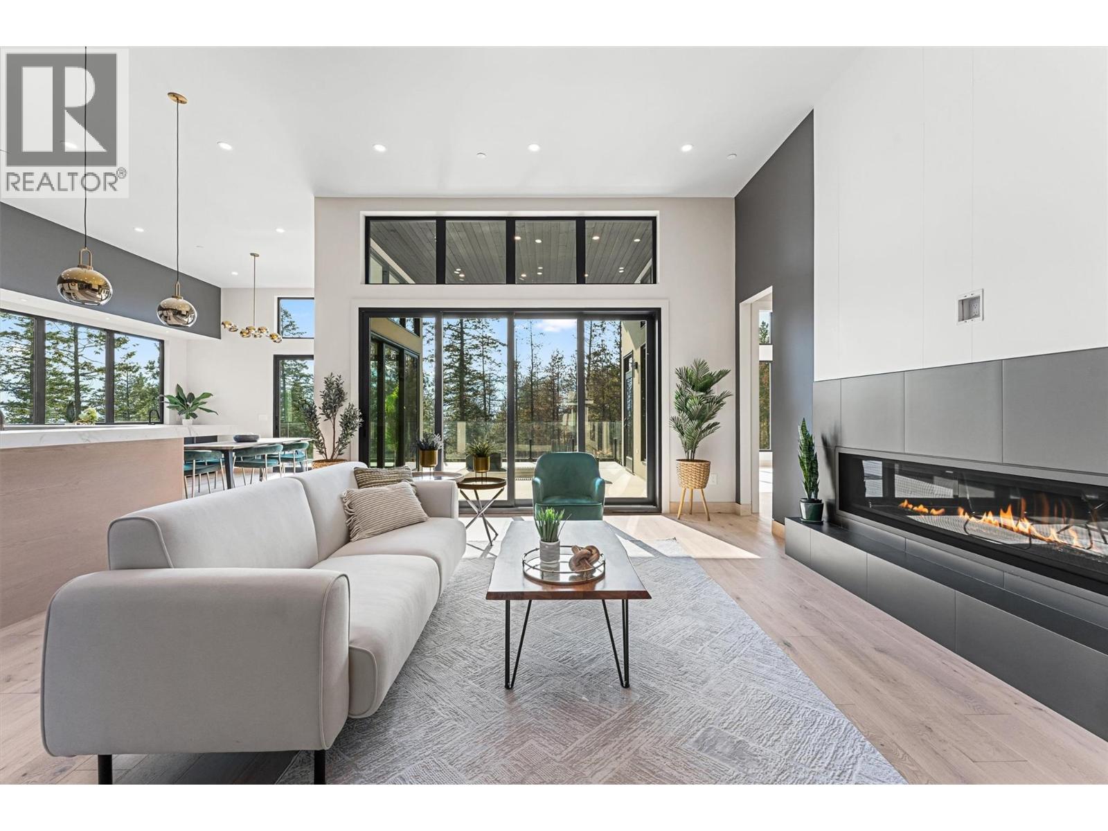 10218 Beacon Hill Drive, Lake Country