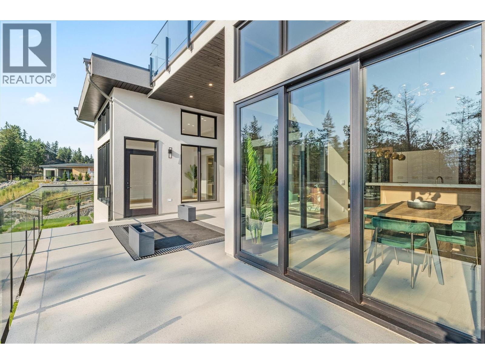 10218 Beacon Hill Drive, Lake Country