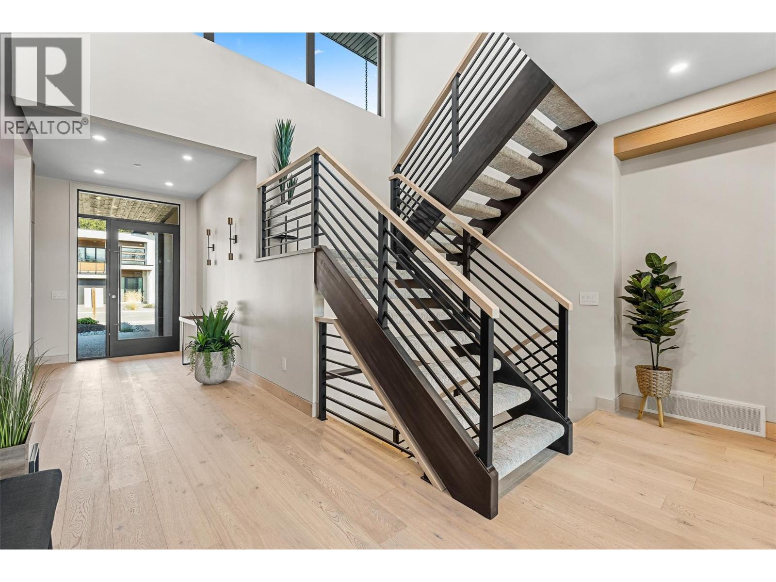 10218 Beacon Hill Drive, Lake Country