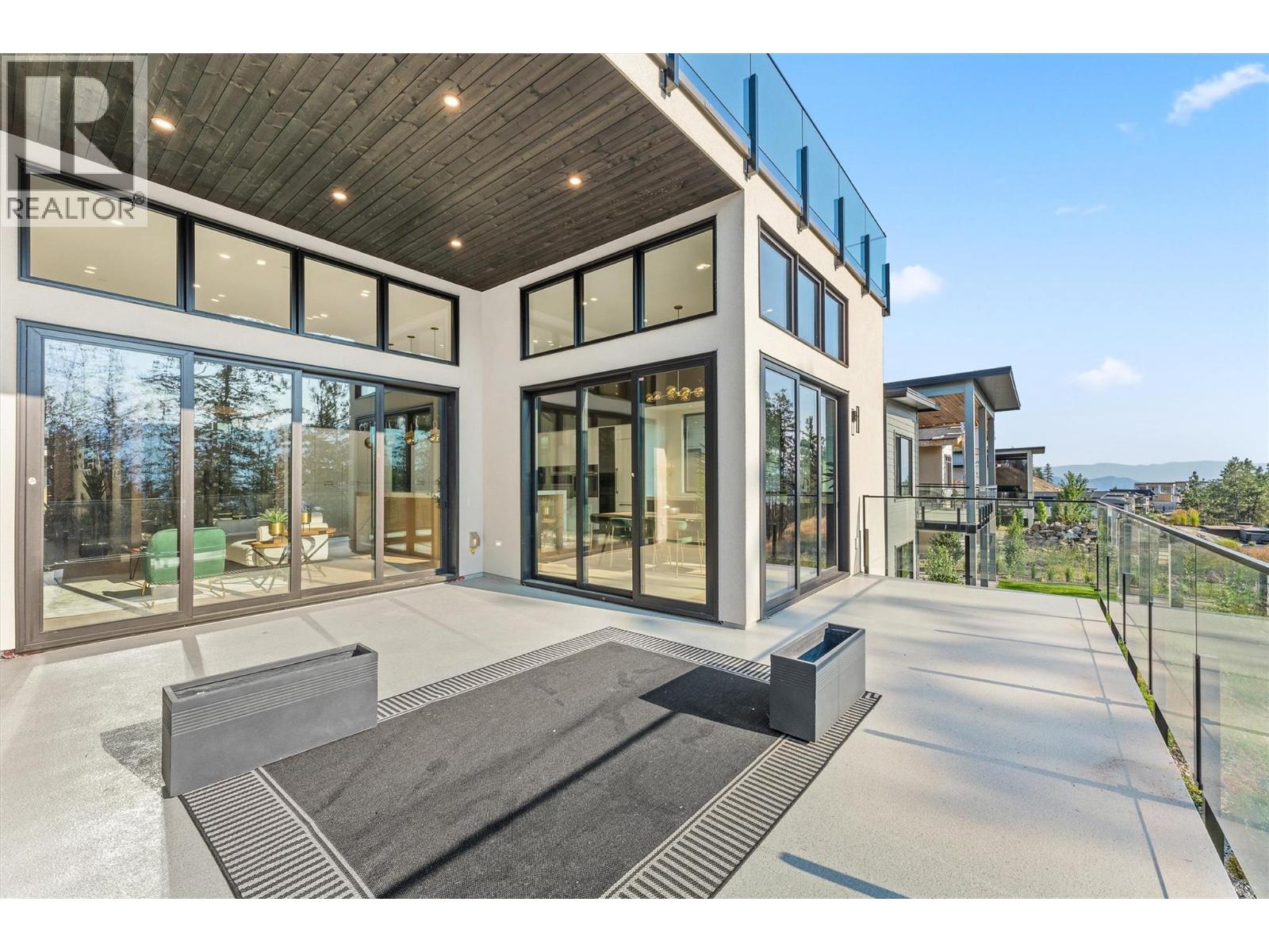 10218 Beacon Hill Drive, Lake Country