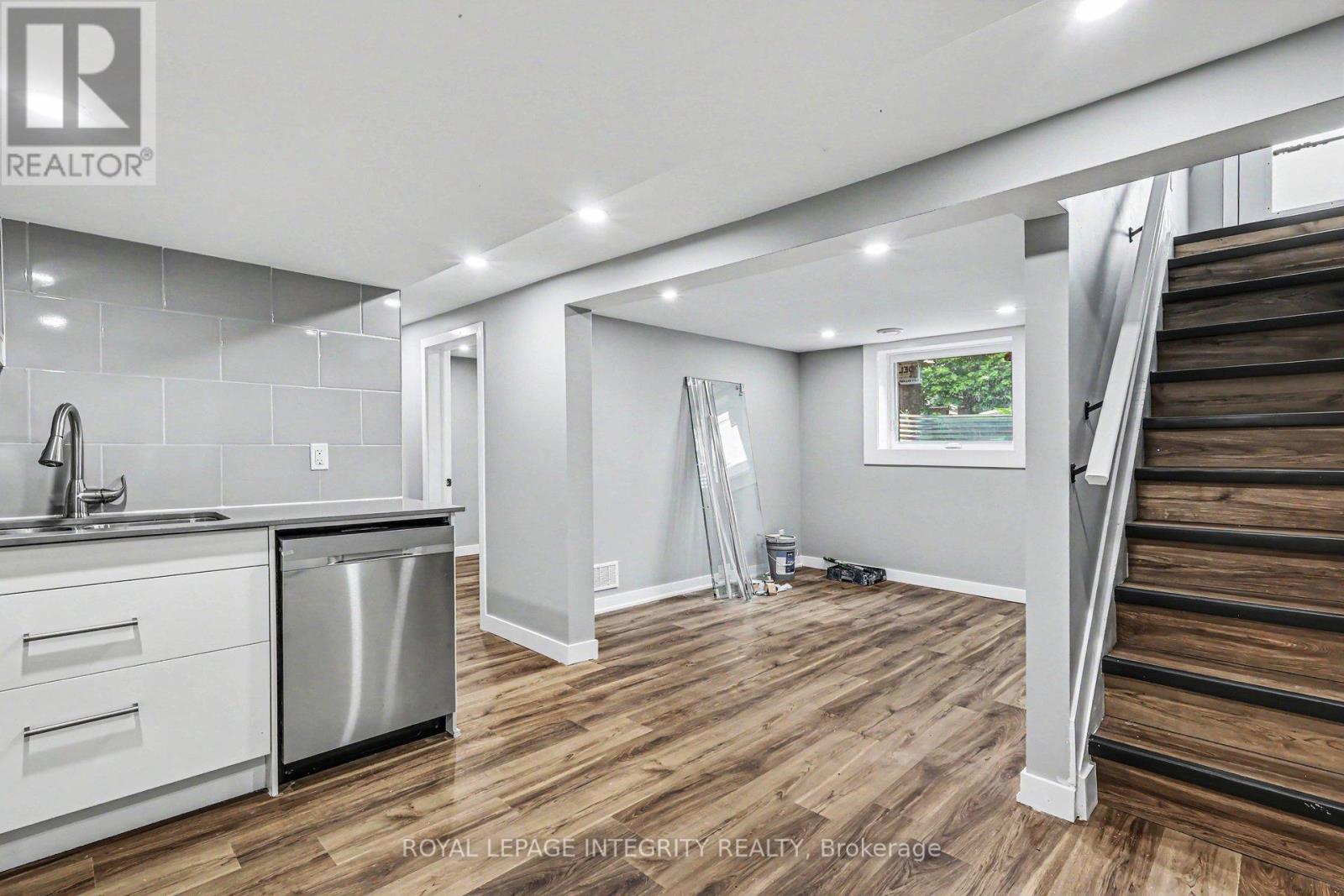 2 Bed, 1 Bath House for Rent in Ottawa – 3 – 1936 BELCOURT BOULEVARD, Ottawa – MLS# X13519158 - Image 7