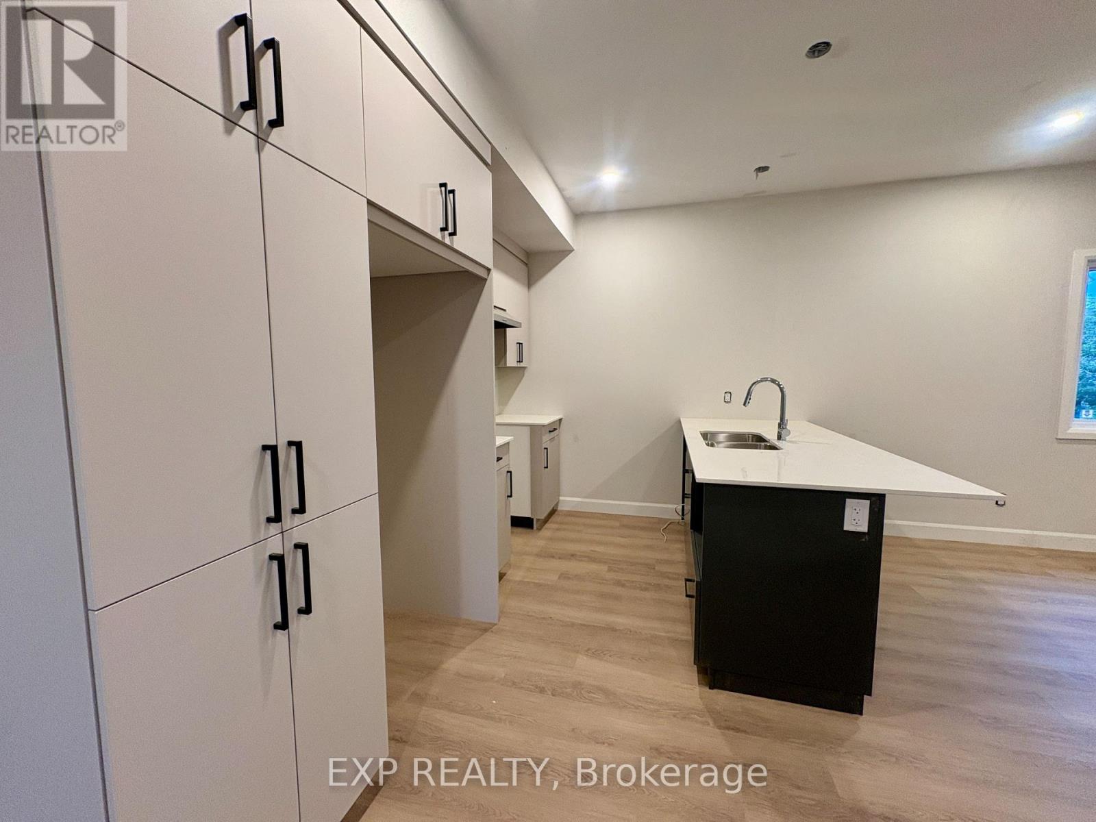 2 Bed, 2 Bath House for Rent in Russell – 3 – 1089 NOTRE DAME STREET, Russell – MLS# X13519160 - Image 14