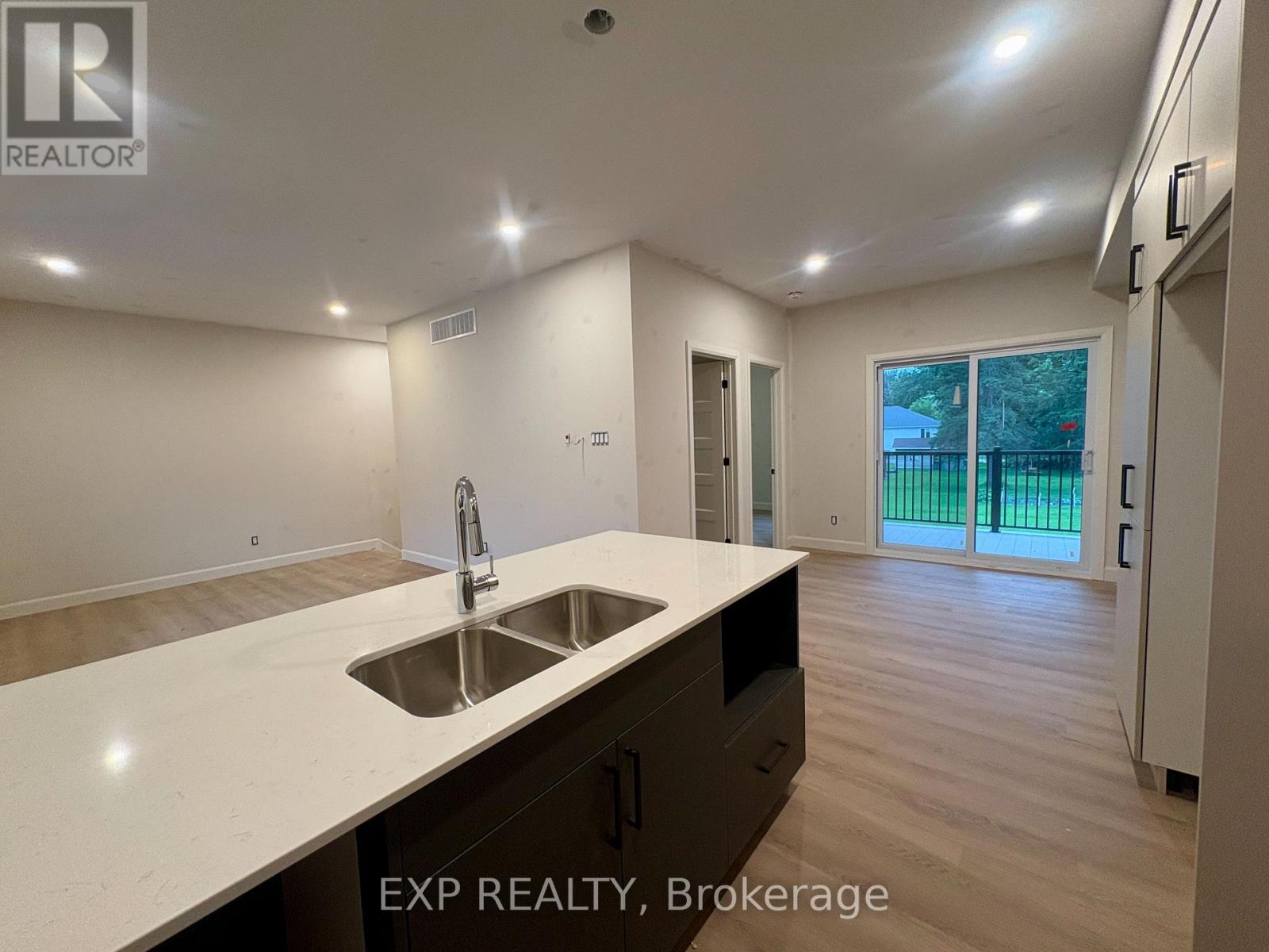 2 Bed, 2 Bath House for Rent in Russell – 3 – 1089 NOTRE DAME STREET, Russell – MLS# X13519160 - Image 8