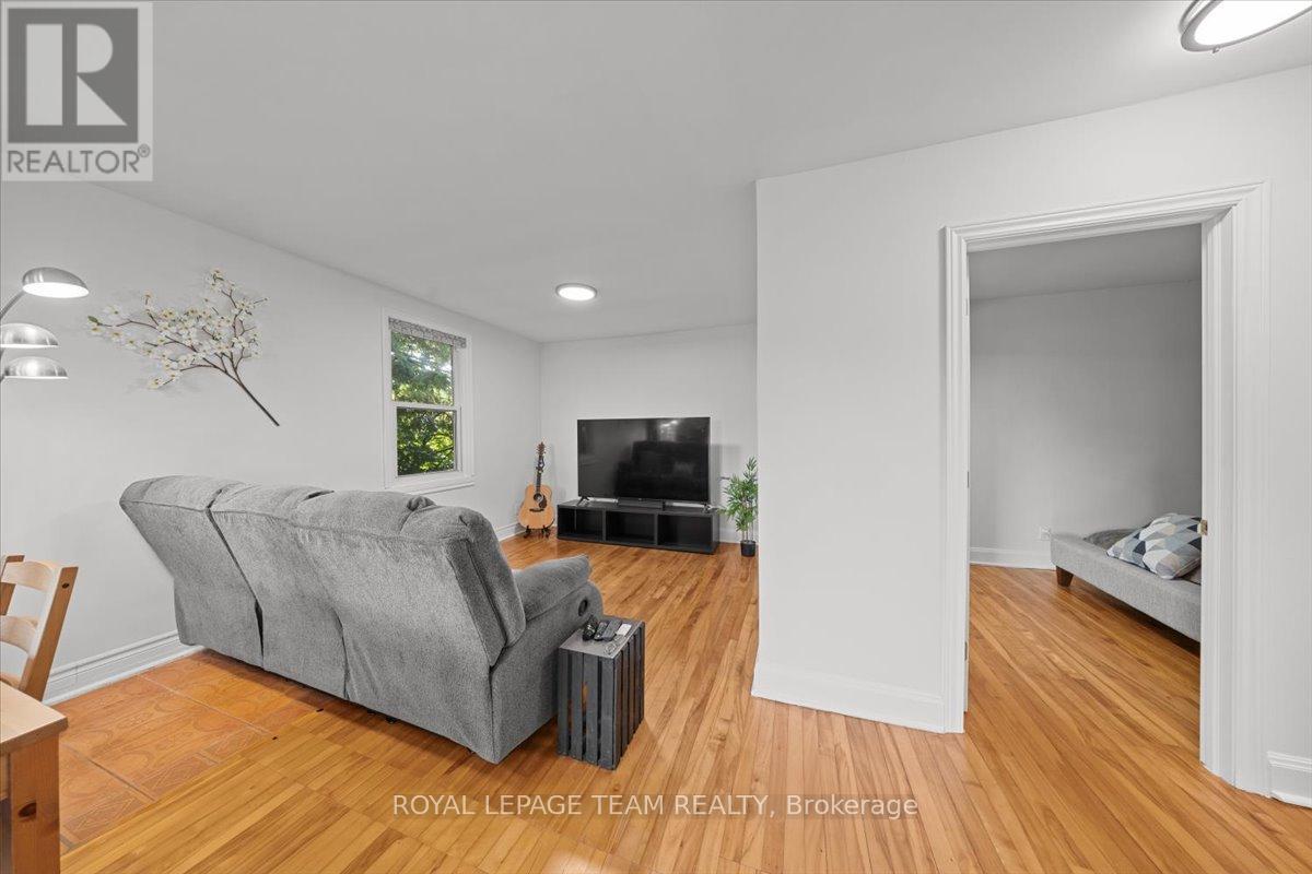 1 Bed, 1 Bath House for Sale in Ottawa – 331 BEECHGROVE AVENUE, Ottawa – MLS# X13519178 - Image 15
